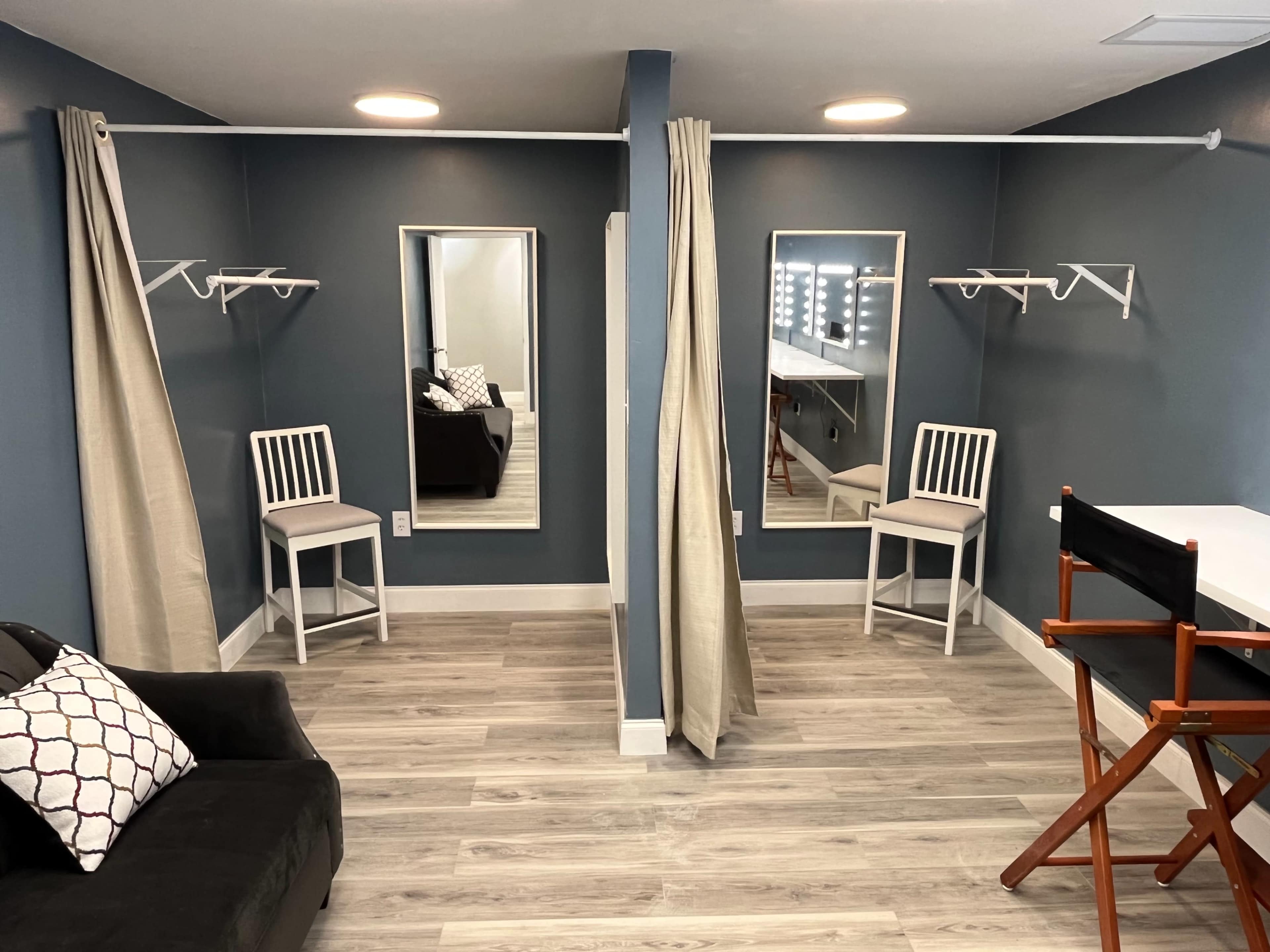 Makeup / Wardrobe Glam Room for Shoots Image in Miami Gardens, Miami Lakes, FL