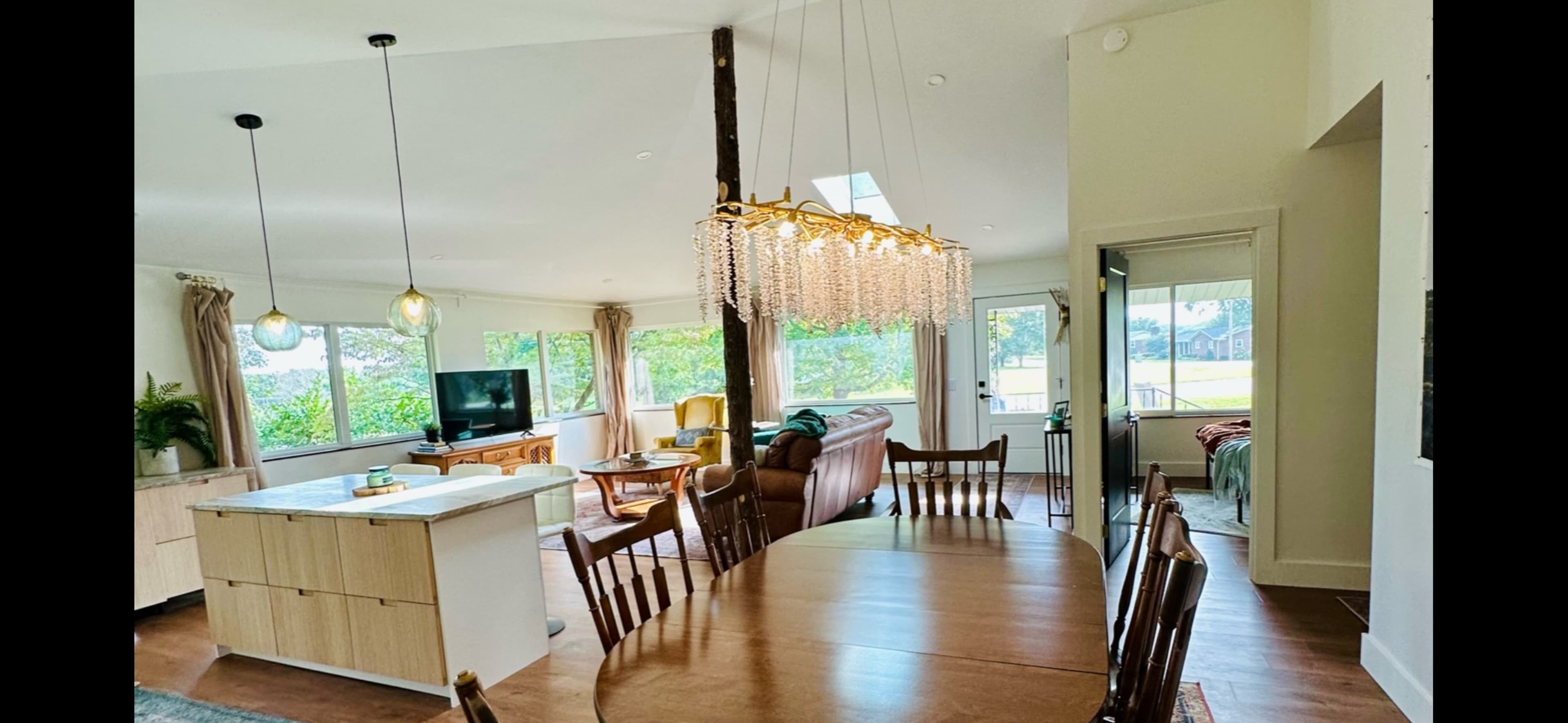 Stunning Grandview Estate with Scenic Views – Perfect for Photography Shoots Image in Travelers Rest, Travelers Rest, SC