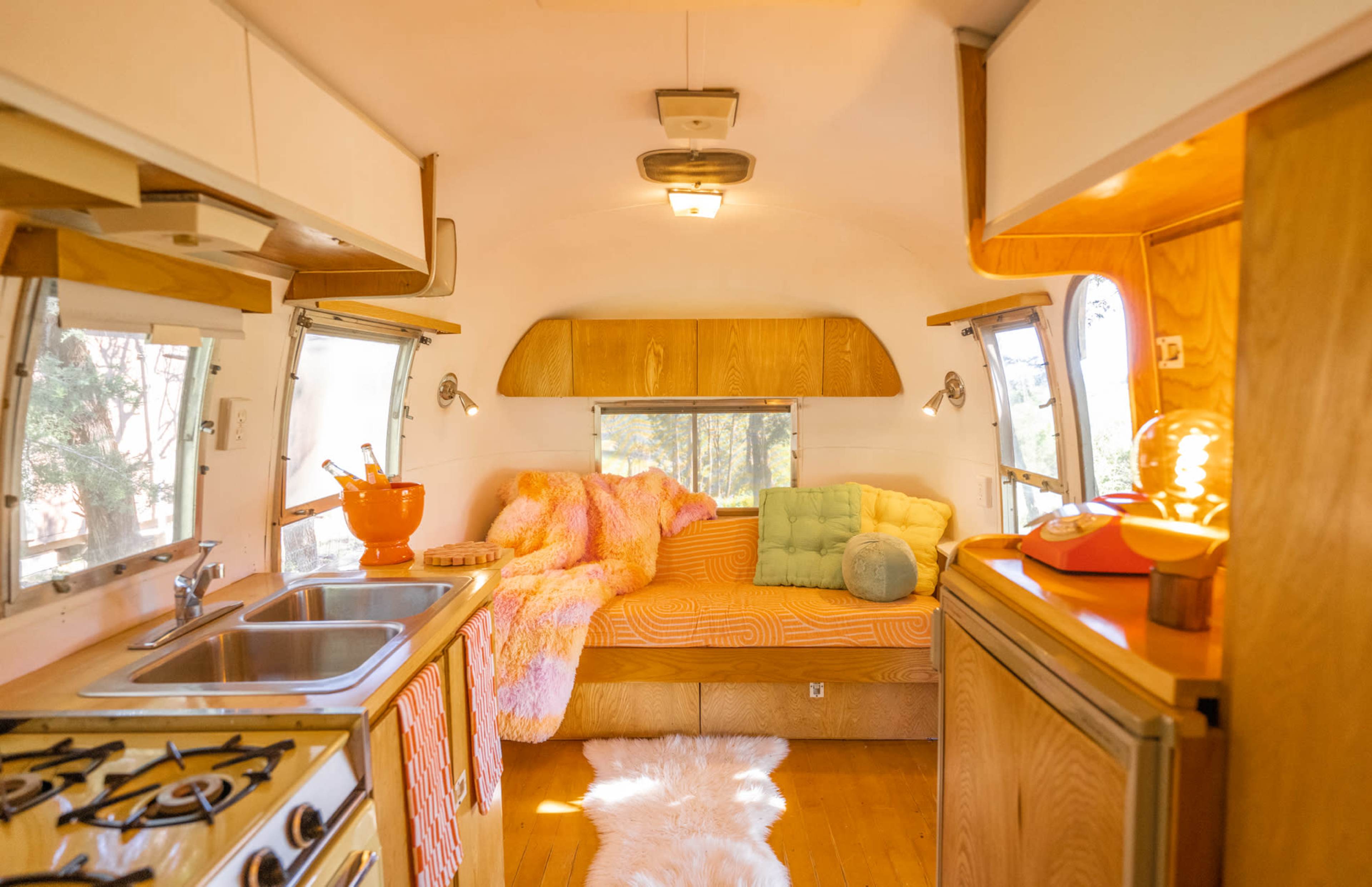 RETRO 70'S AIRSTREAM near DFW on 5 acres Image in , Fort Worth, TX
