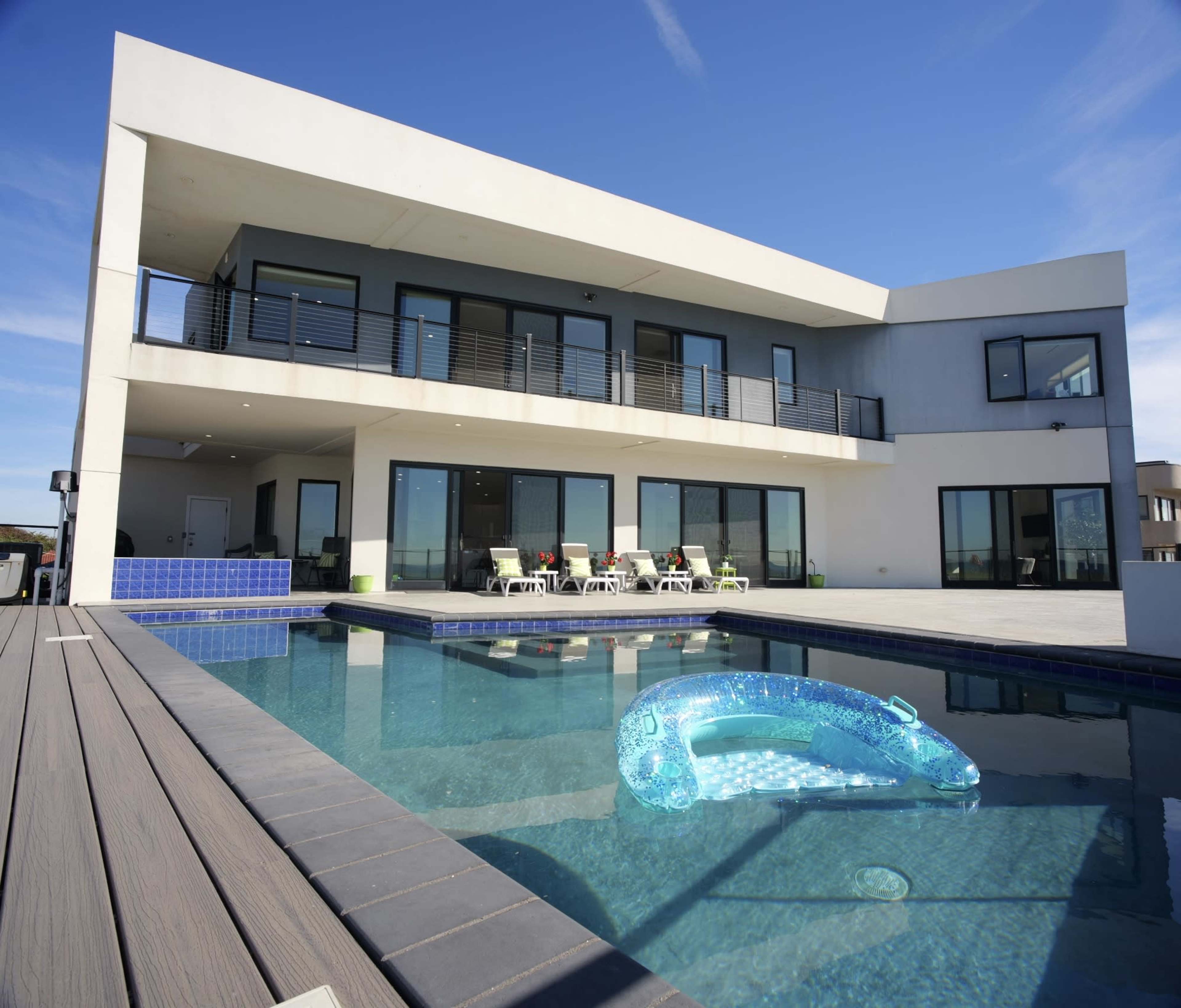 Modern Beach House Image in Neponsit, Neponsit, NY