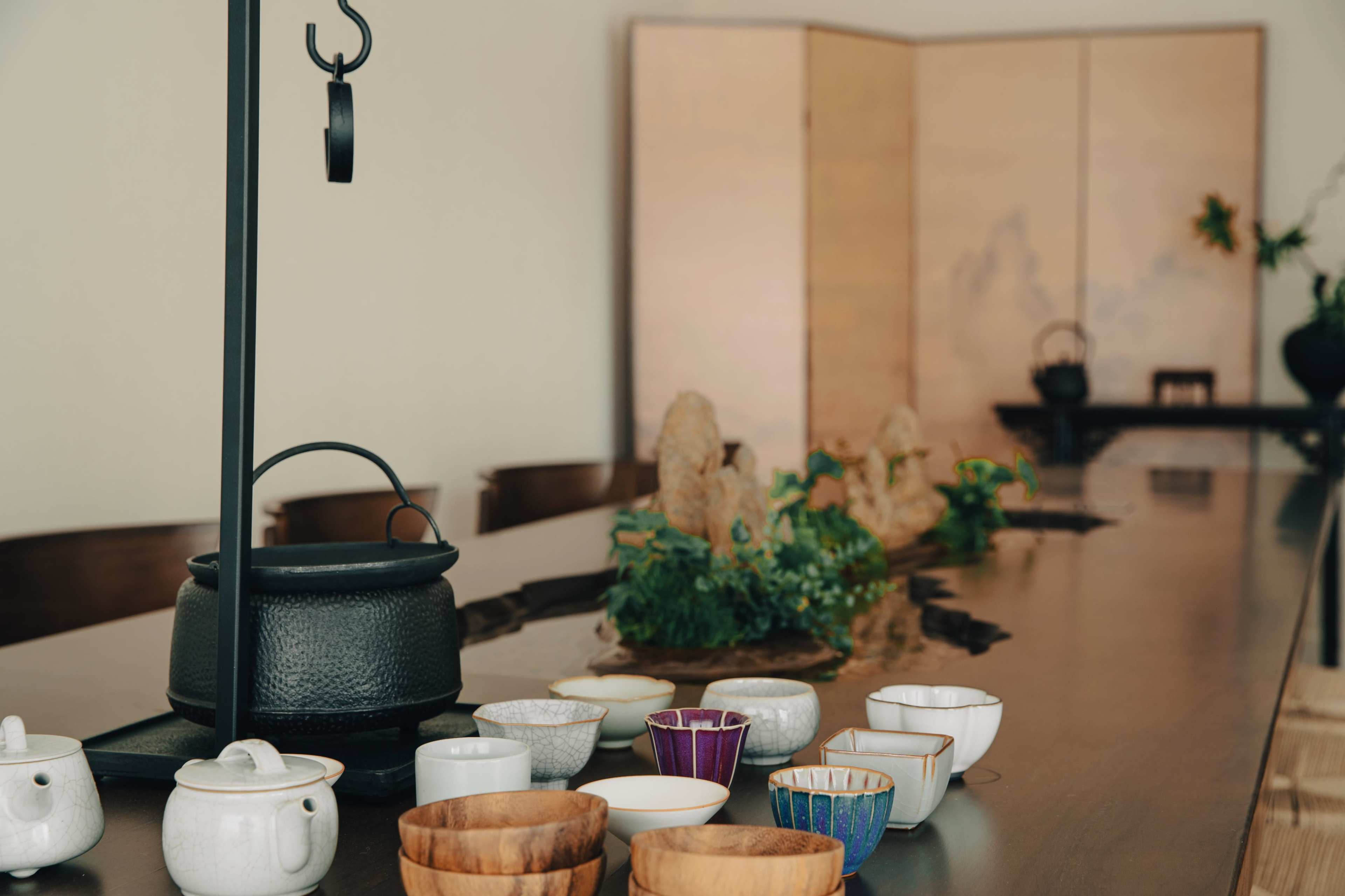 High-Ceiling Urban Studio with Natural Light and Minimal Asian Aesthetic Image in Santa Clara, Santa Clara, CA