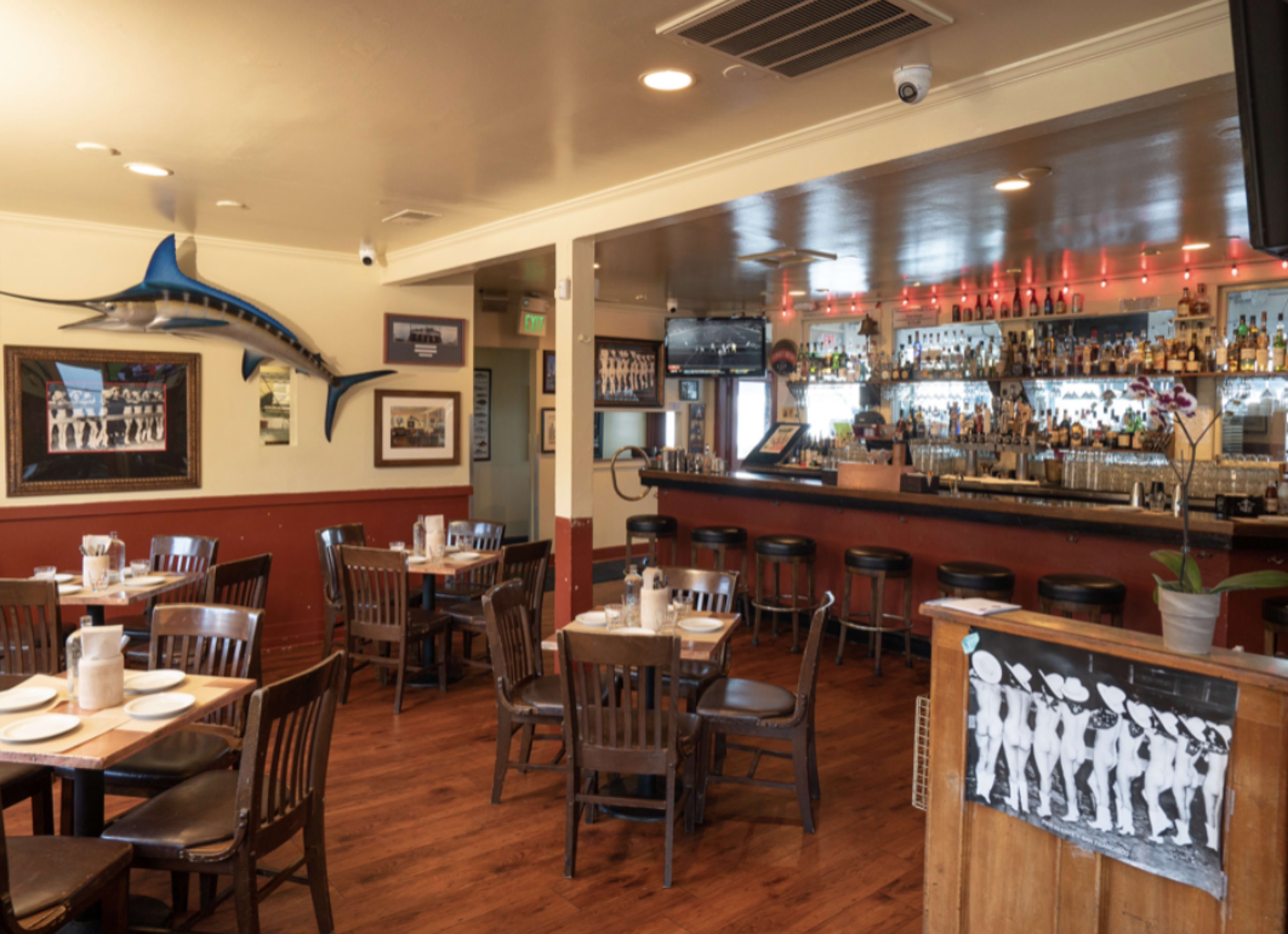 Waterfront Restaurant with Expansive Patio Image in Northern Waterfront, San Francisco, CA