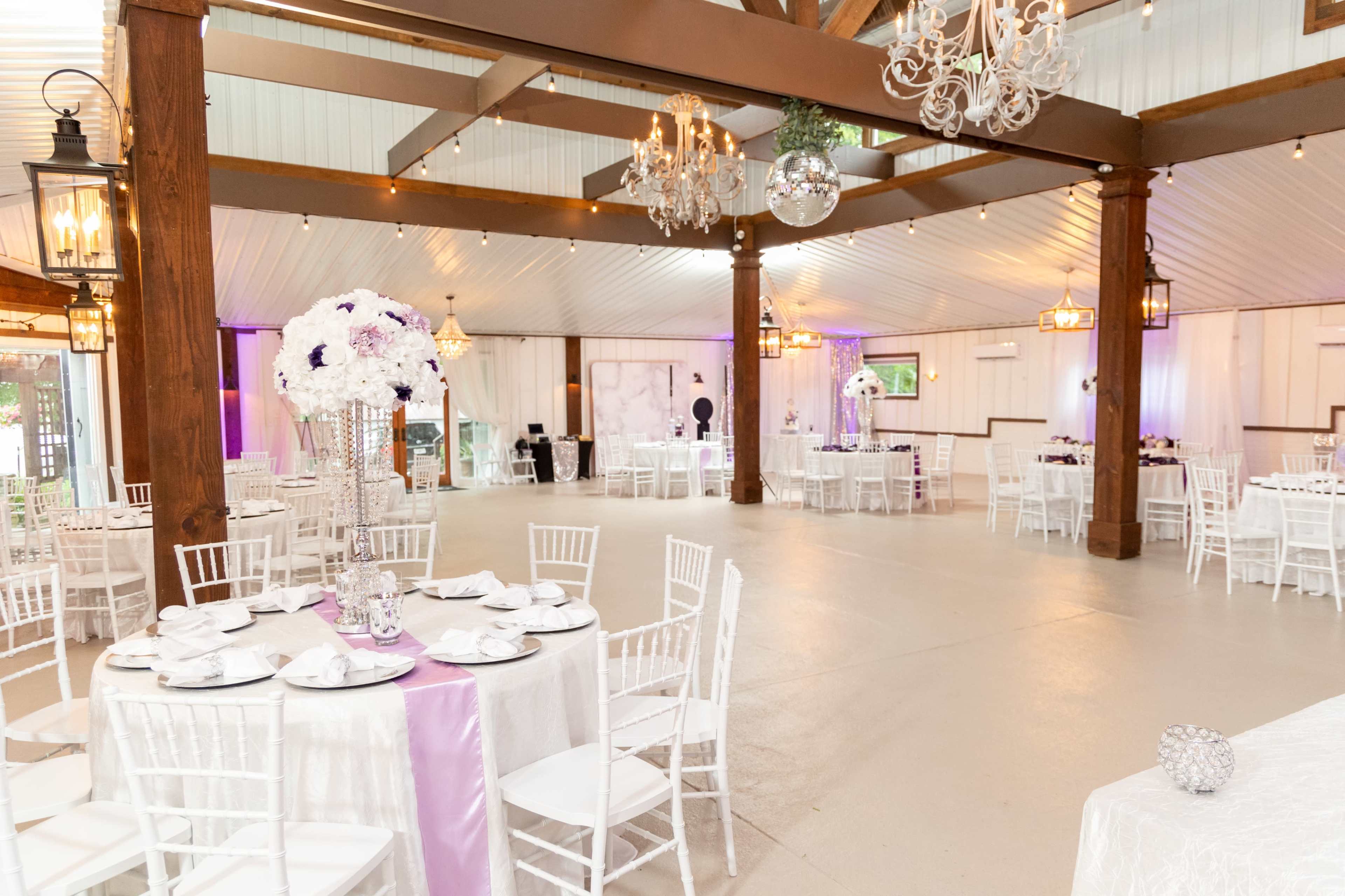 Historic Mansion with Vineyard and Barn Image in Hogansville, Hogansville, GA