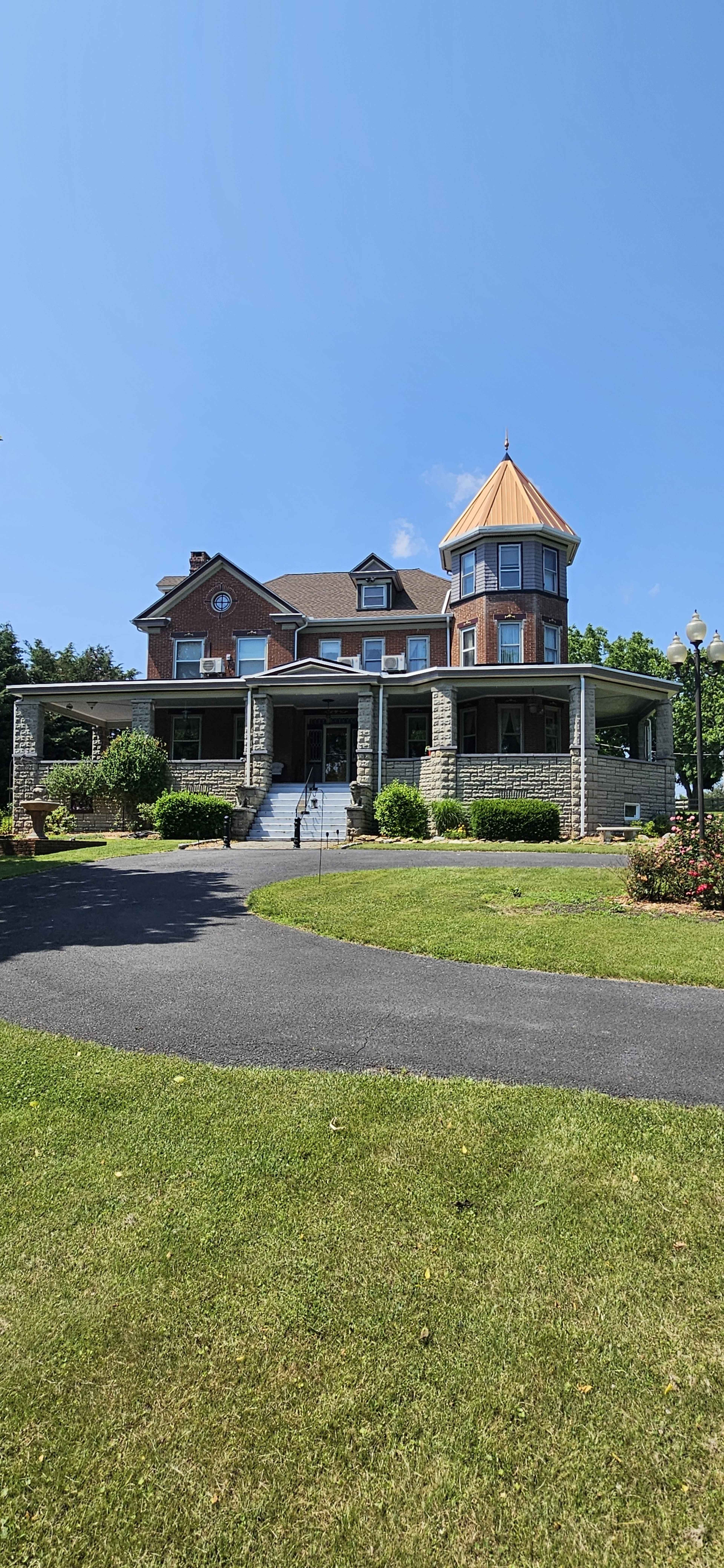Inside Walnut Hill Manor Image in Waynesboro, Waynesboro, PA