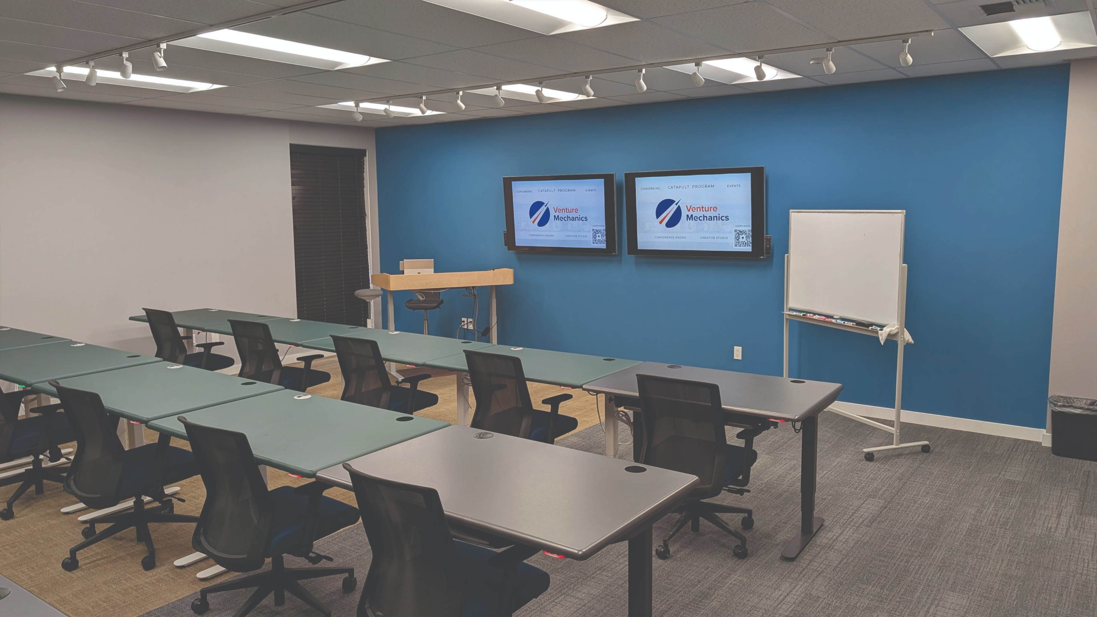 Flex Training Classroom in Easy-Access Coworking Facility in Bellevue Image in Crossroads, Bellevue, WA