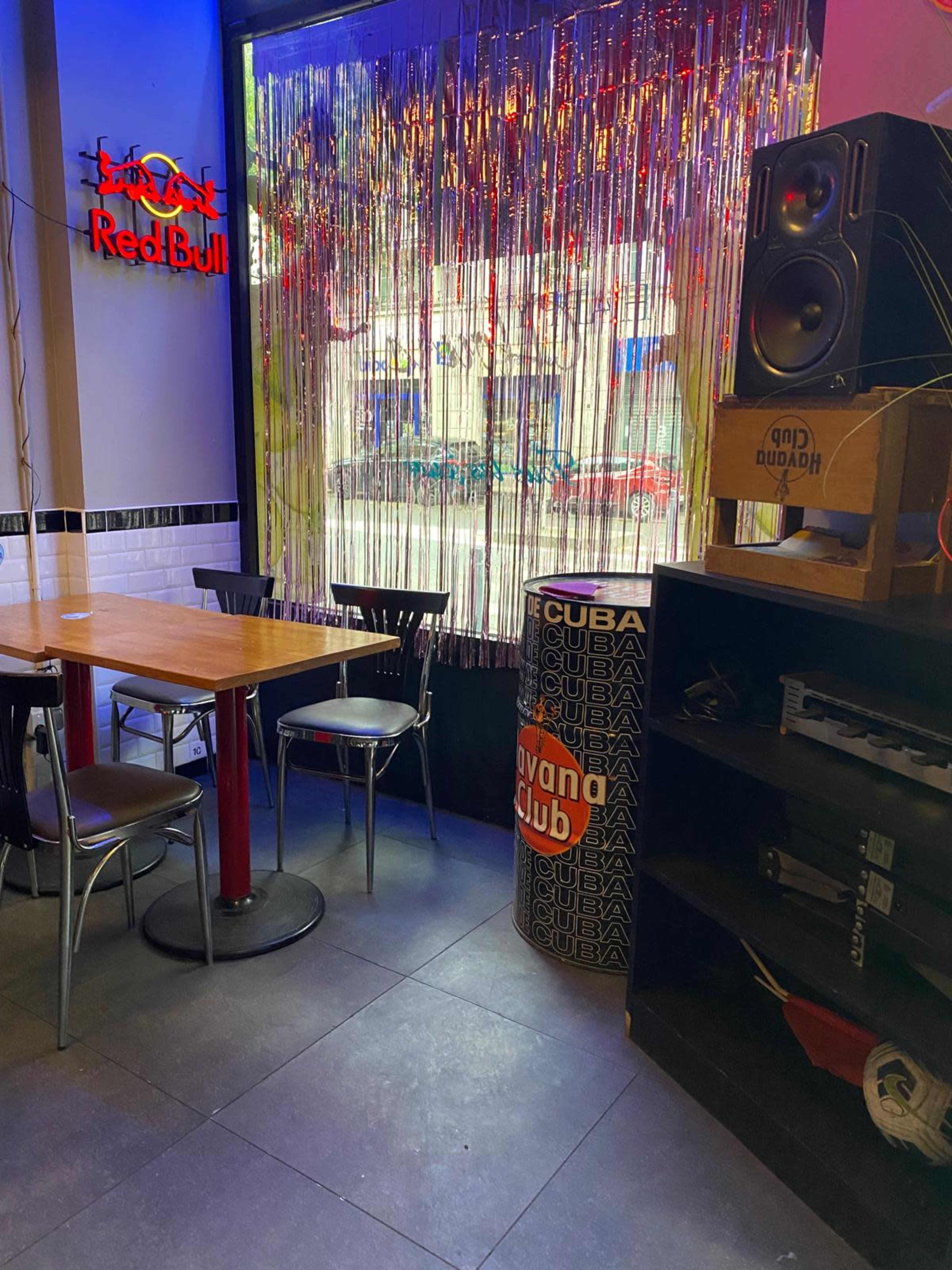 Bar, Pub, industrial style Image dans , Maisons-Alfort, 