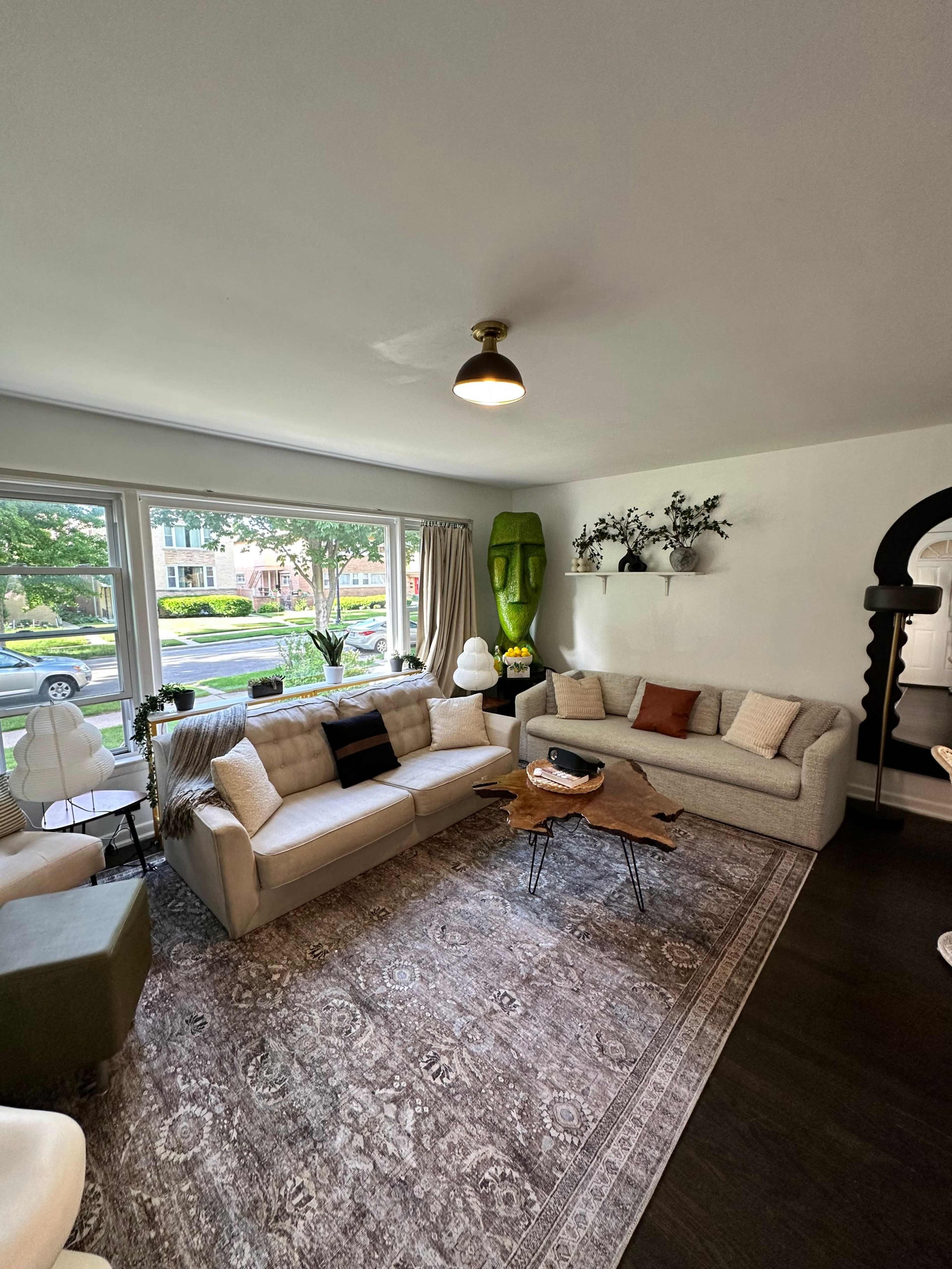 QUIET SPACIOUS & BRIGHT EVANSTON CONDO Image in Evanston, evanston, IL