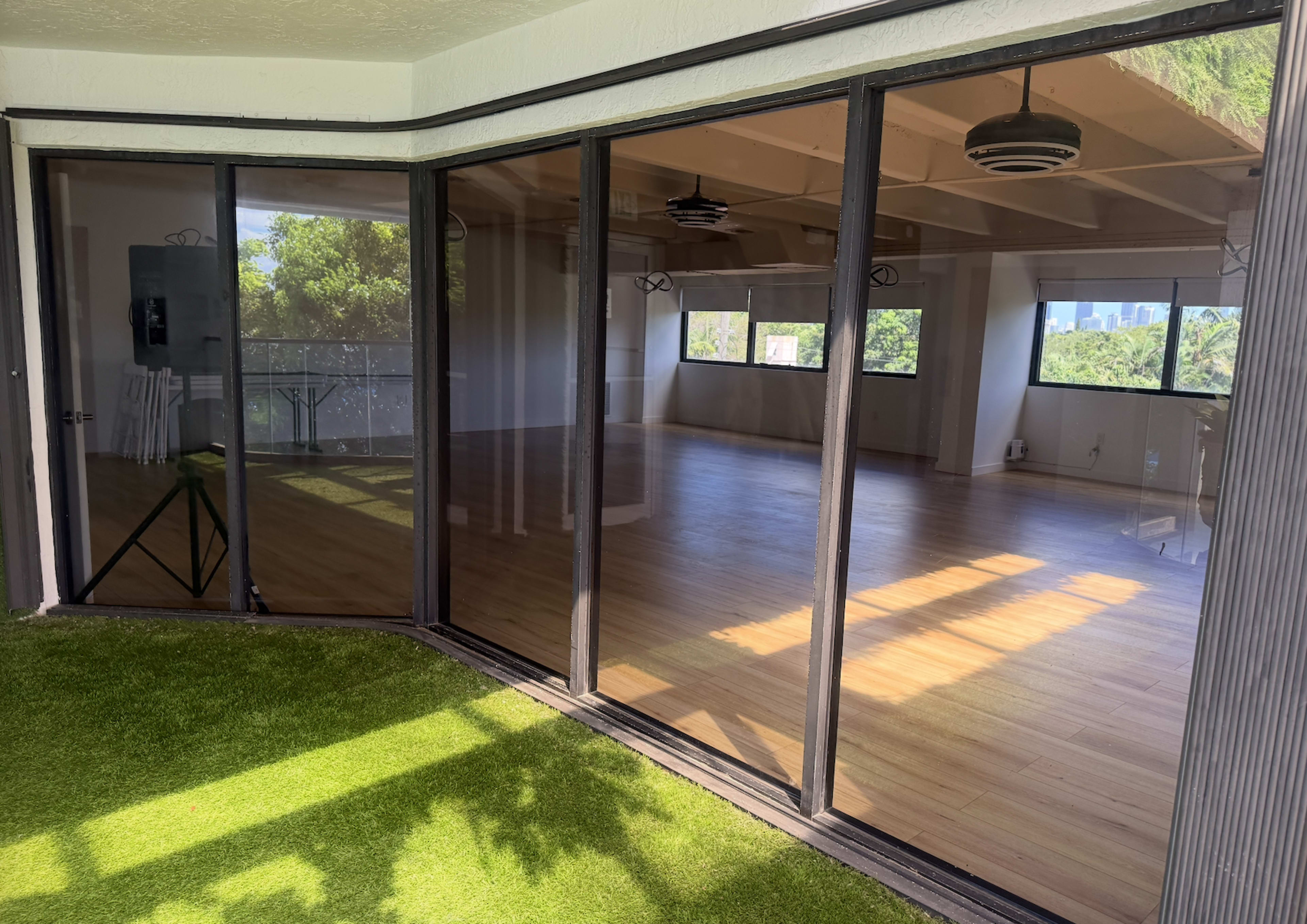 Sunlit Indoor Studio - Zen Open Space in Miami Image in Coral Way, Miami, FL
