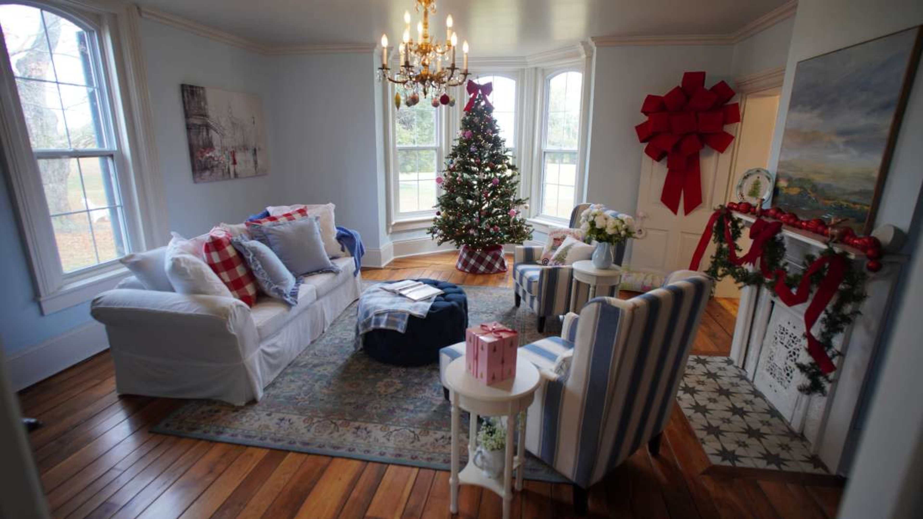Stunning Farmhouse Getaway with a historic home and refurbished barn Image in , Allensville, KY