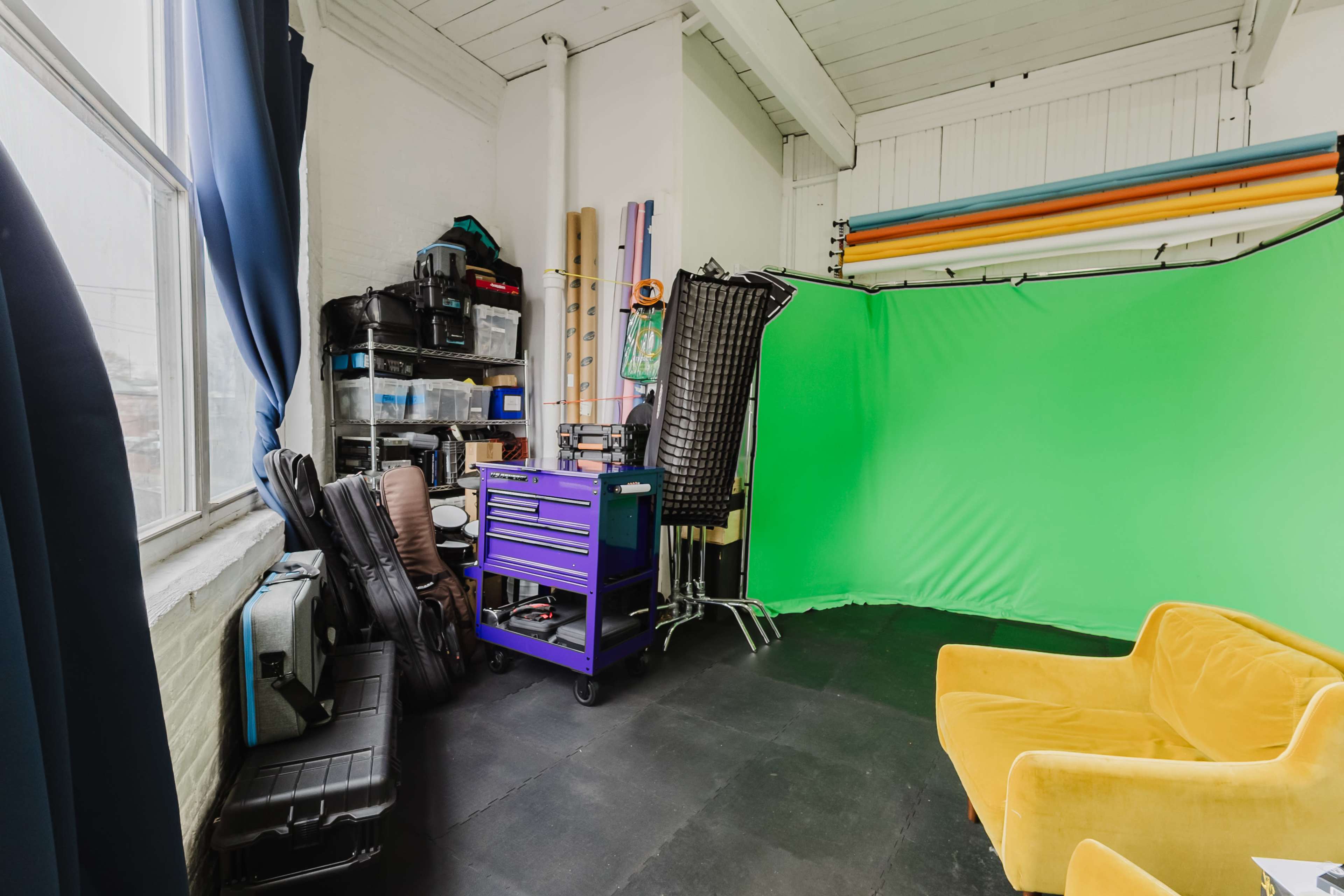 The BlahBlah Lab - Natural Light Photo/Podcast Studio Image in Central Ward, Newark, NJ