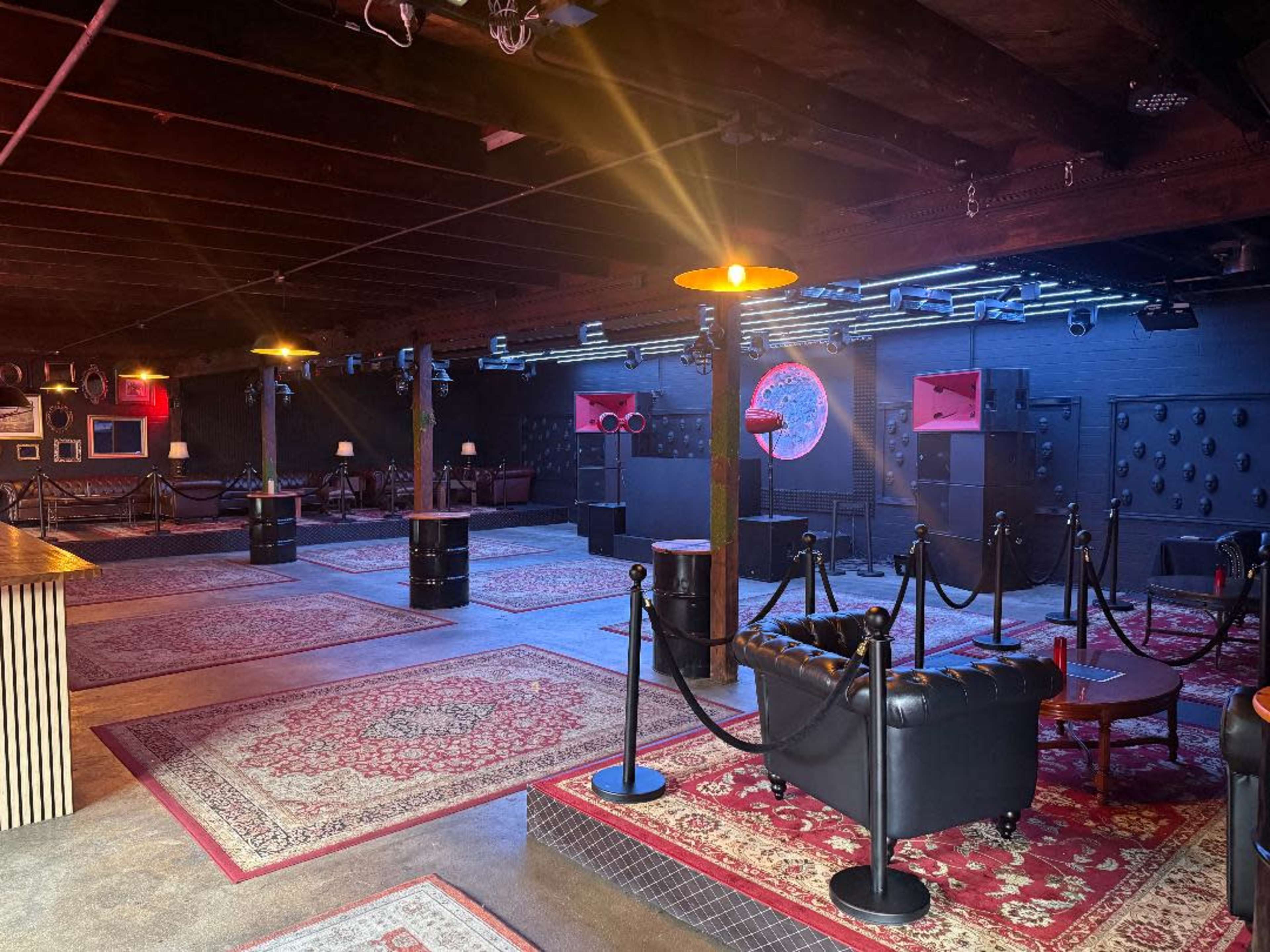 Night Club w/ Bar, Sound system, Lighting, Outdoor, Patio Image in Sun Valley, North Hollywood, CA