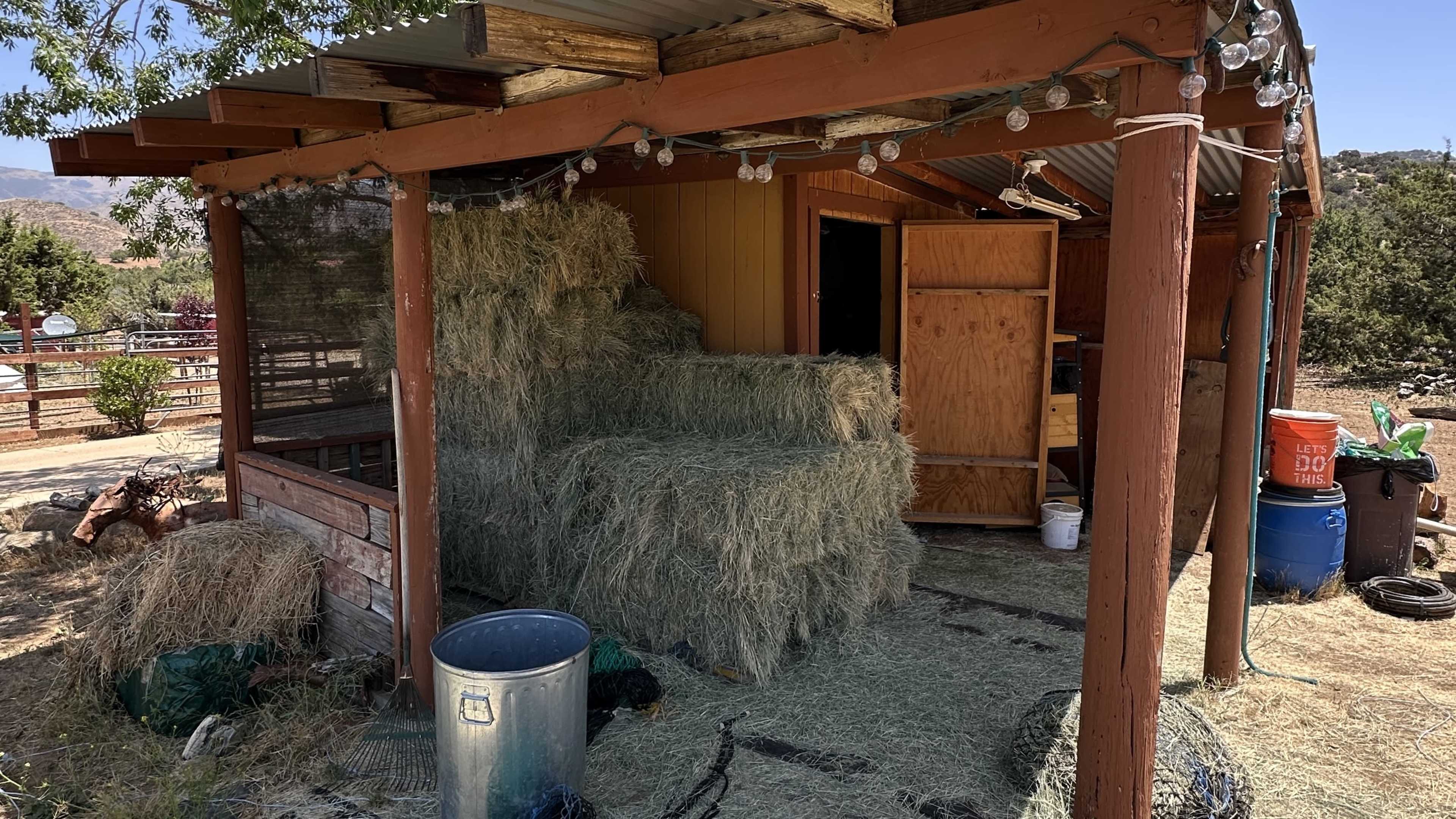 Desert Getaway for your photo shoots, hub, office space, basecamp, art studio Image in Agua Dulce, Agua Dulce, CA