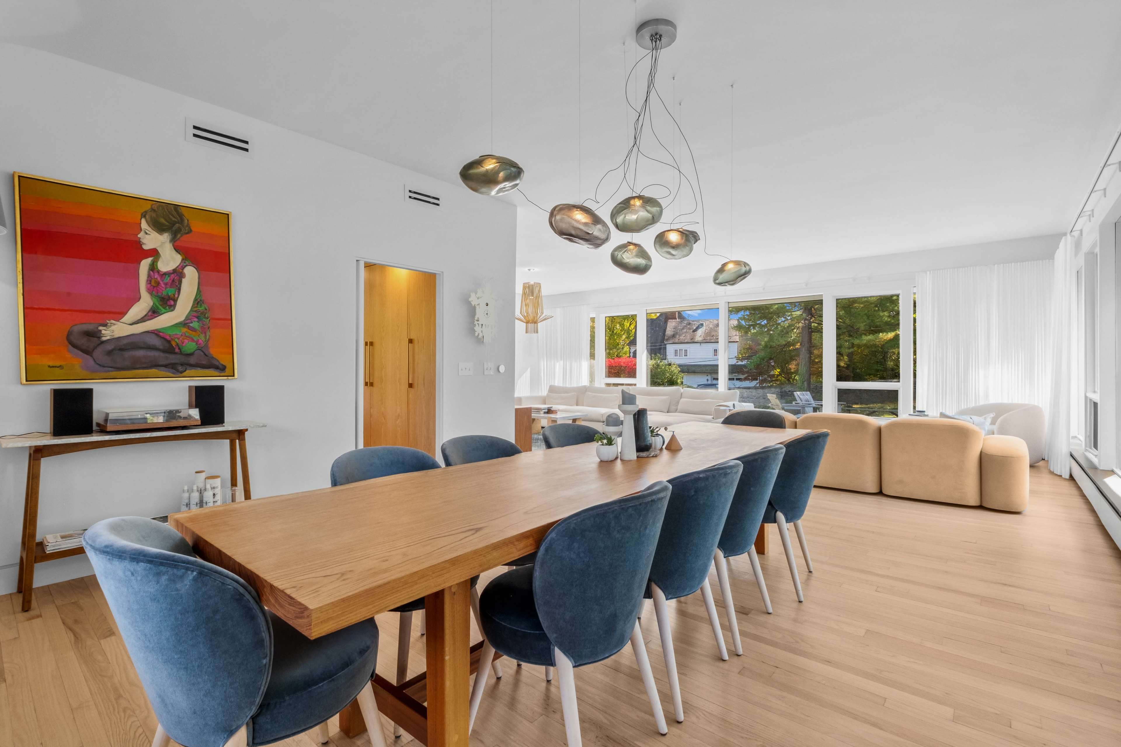 Light-Drenched Mid Century Home with Architectural Elegance and Open Views Image in Lower Merion Township, Wynnewood, PA