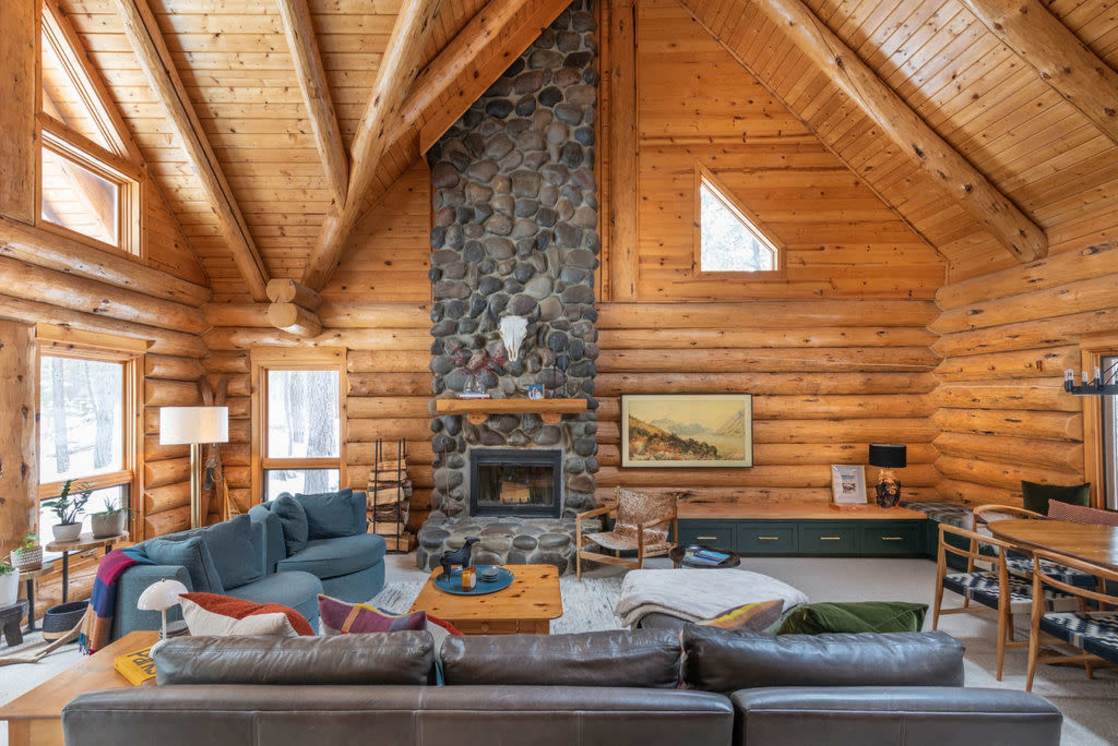Modern Log Cabin with Forest View Image in Black Butte Ranch, Sisters, OR