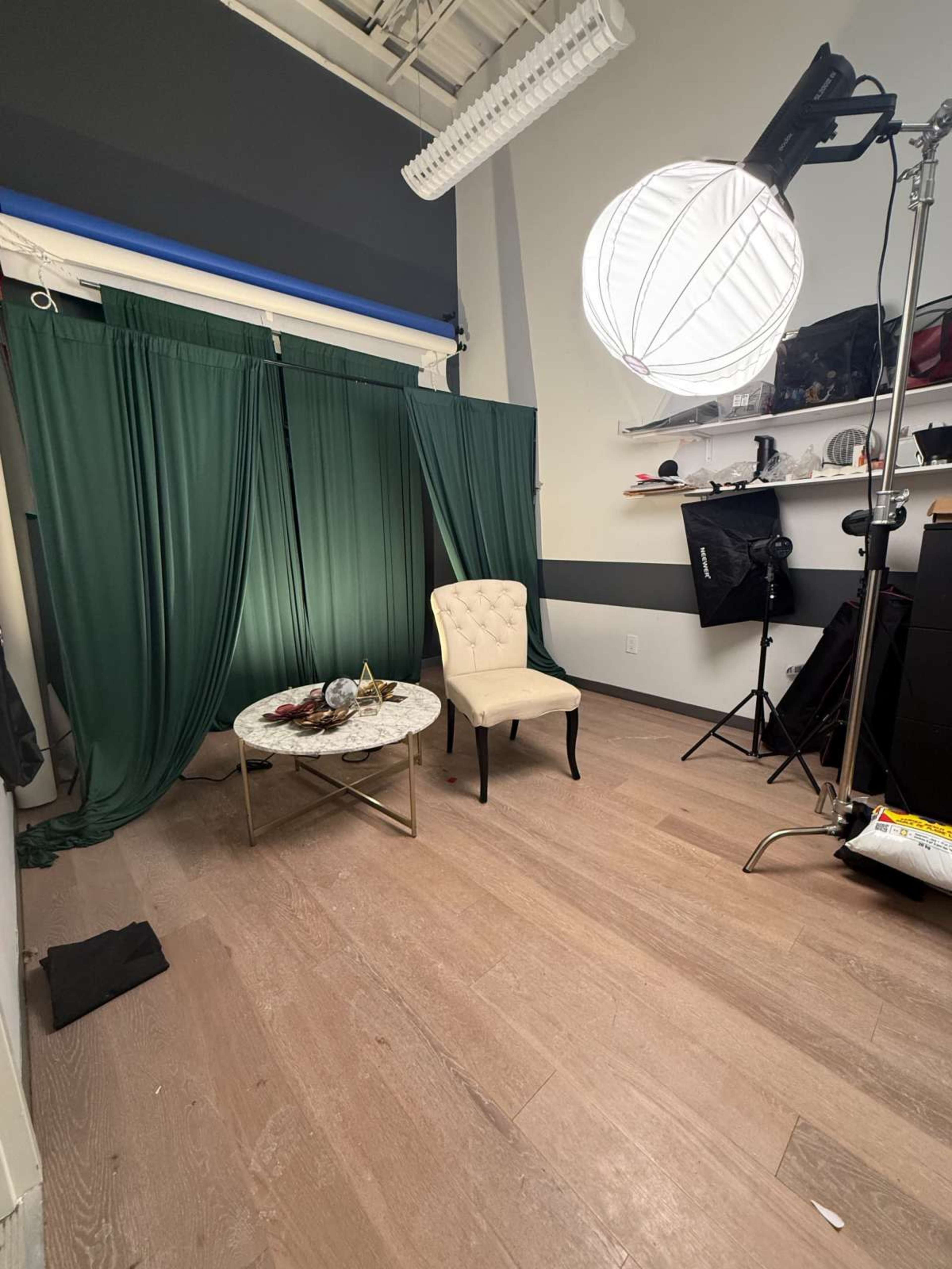 Photography and Content Studio Image in Brookhaven-Amesbury, Toronto, ON