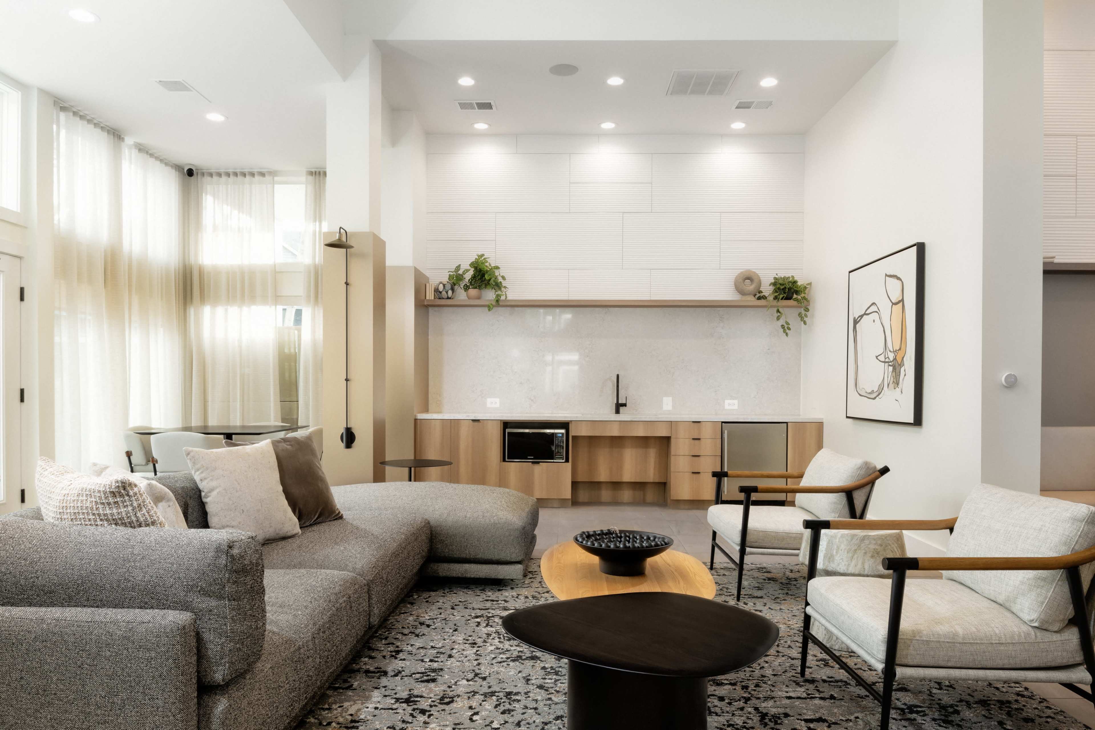 Upscale Lounge  Kitchenette Designed for Entertaining Image in Dorsey's Search, Columbia, MD