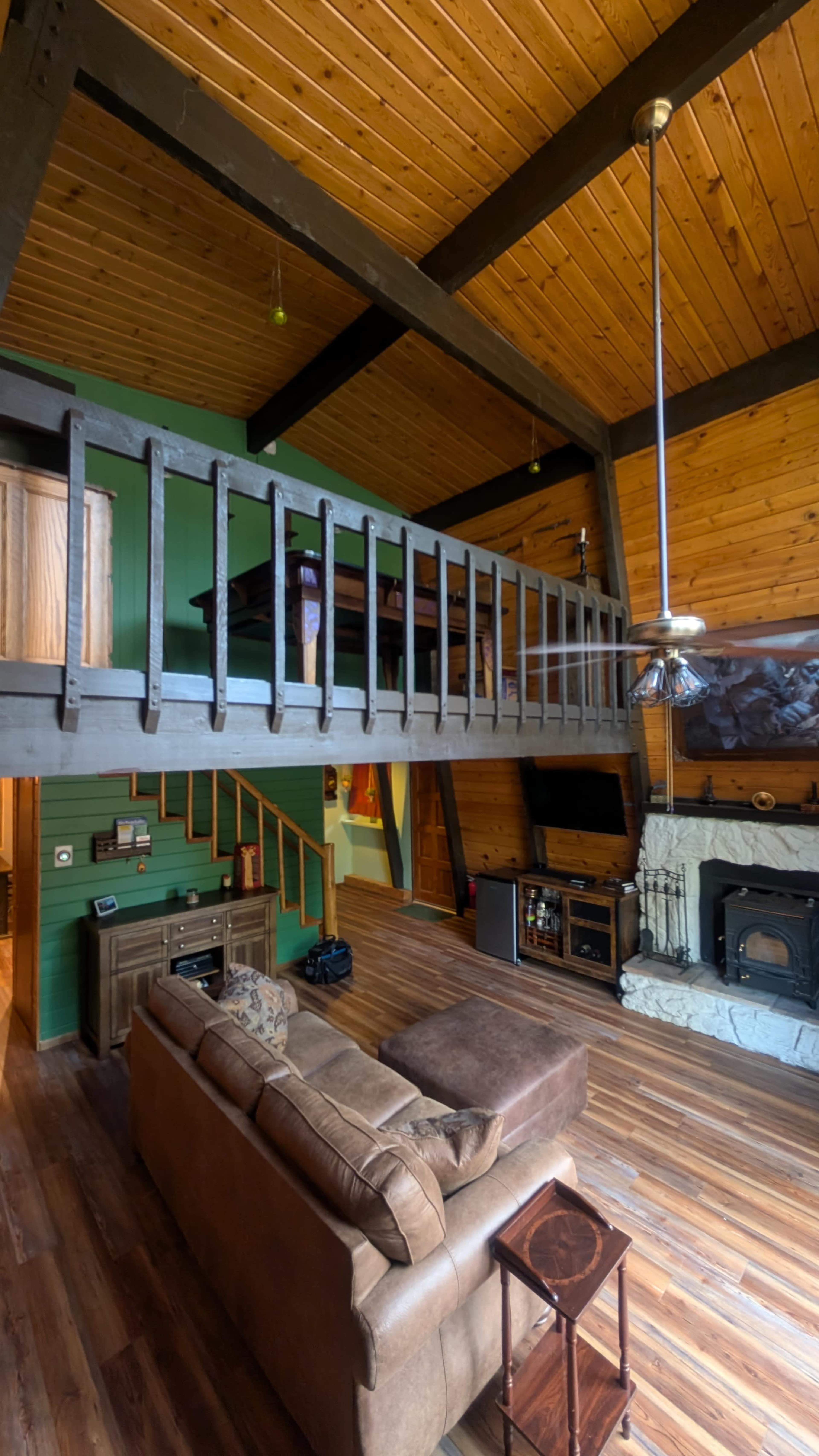 D&D Tavern Cabin hideaway Image in , Big Bear City, CA