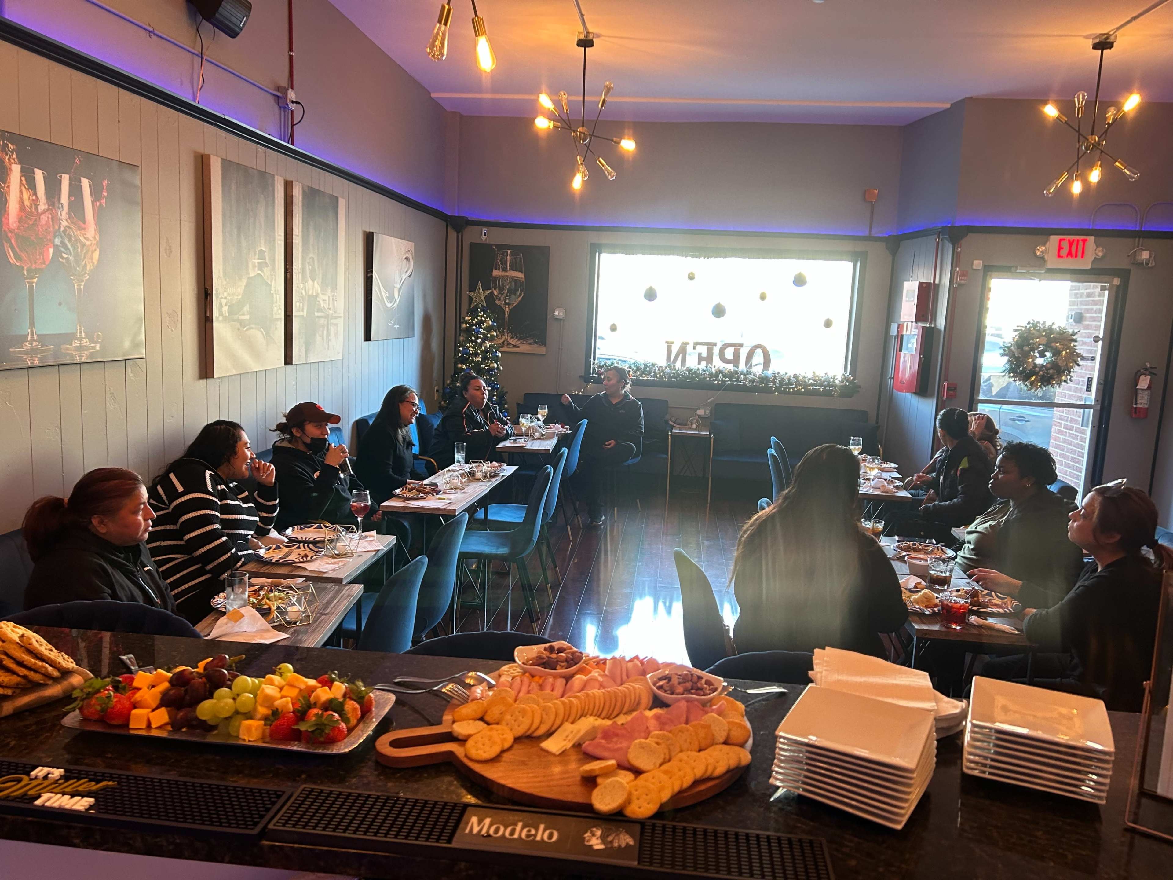 Downtown Wine Bar with Glamourous & Cozy Ambiance Image in Berwyn Township, Berwyn, IL