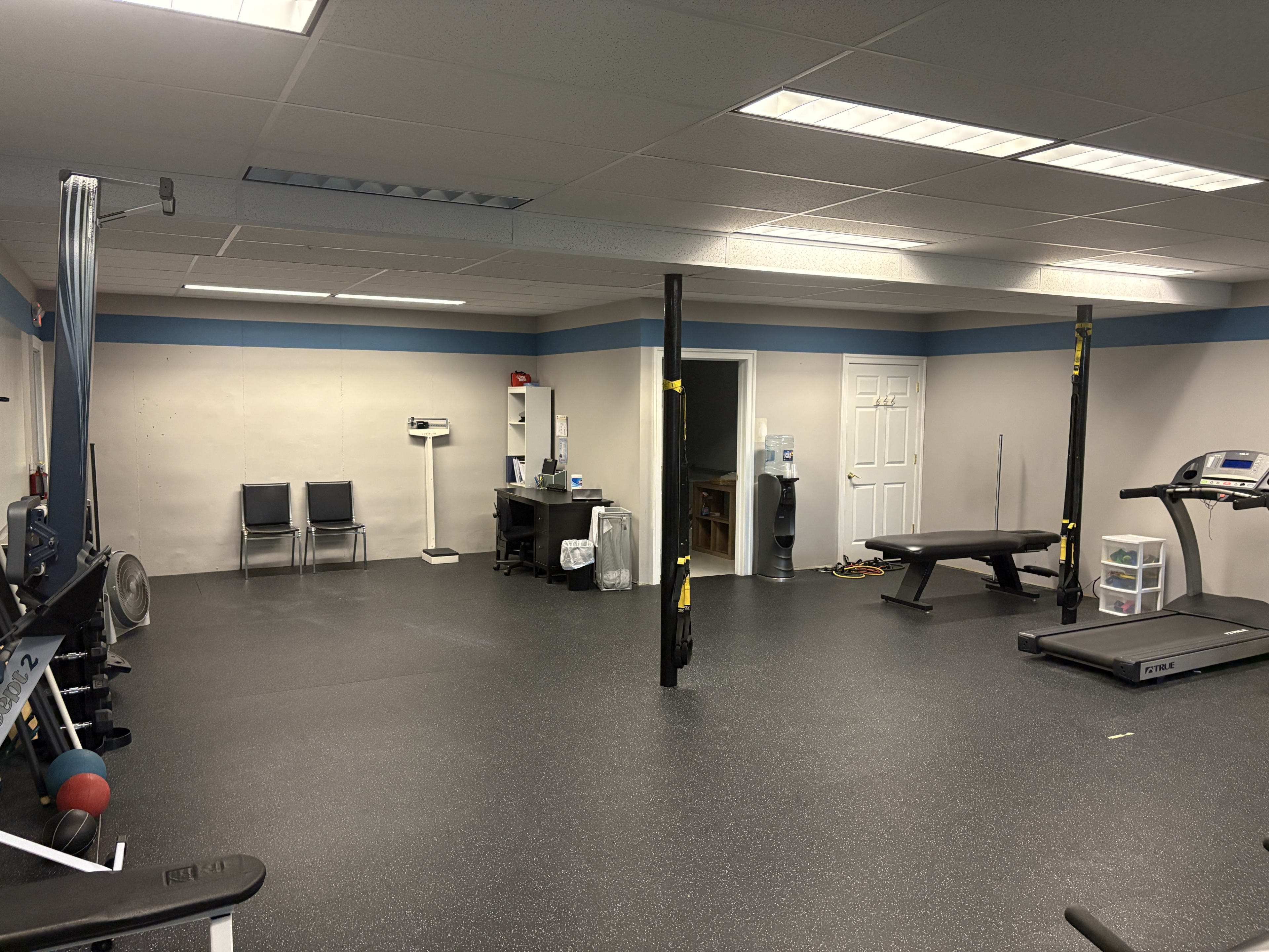 Suburban Training Gym for Fitness Classes or Working Out Image in New Britain, New Britain, PA