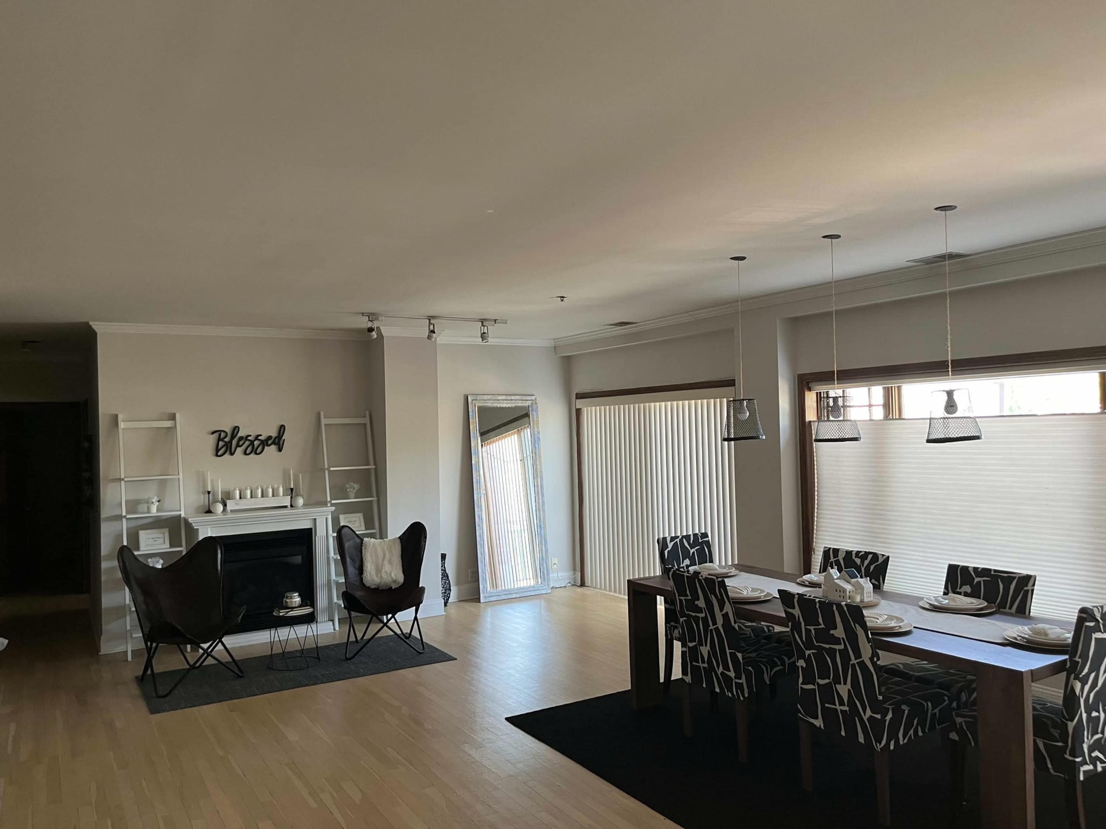 Beautiful Multipurpose Apartment Space Open Concept with Kitchen and Lots of Natural Light just north of Chicago Image in Evanston, Evanston, IL