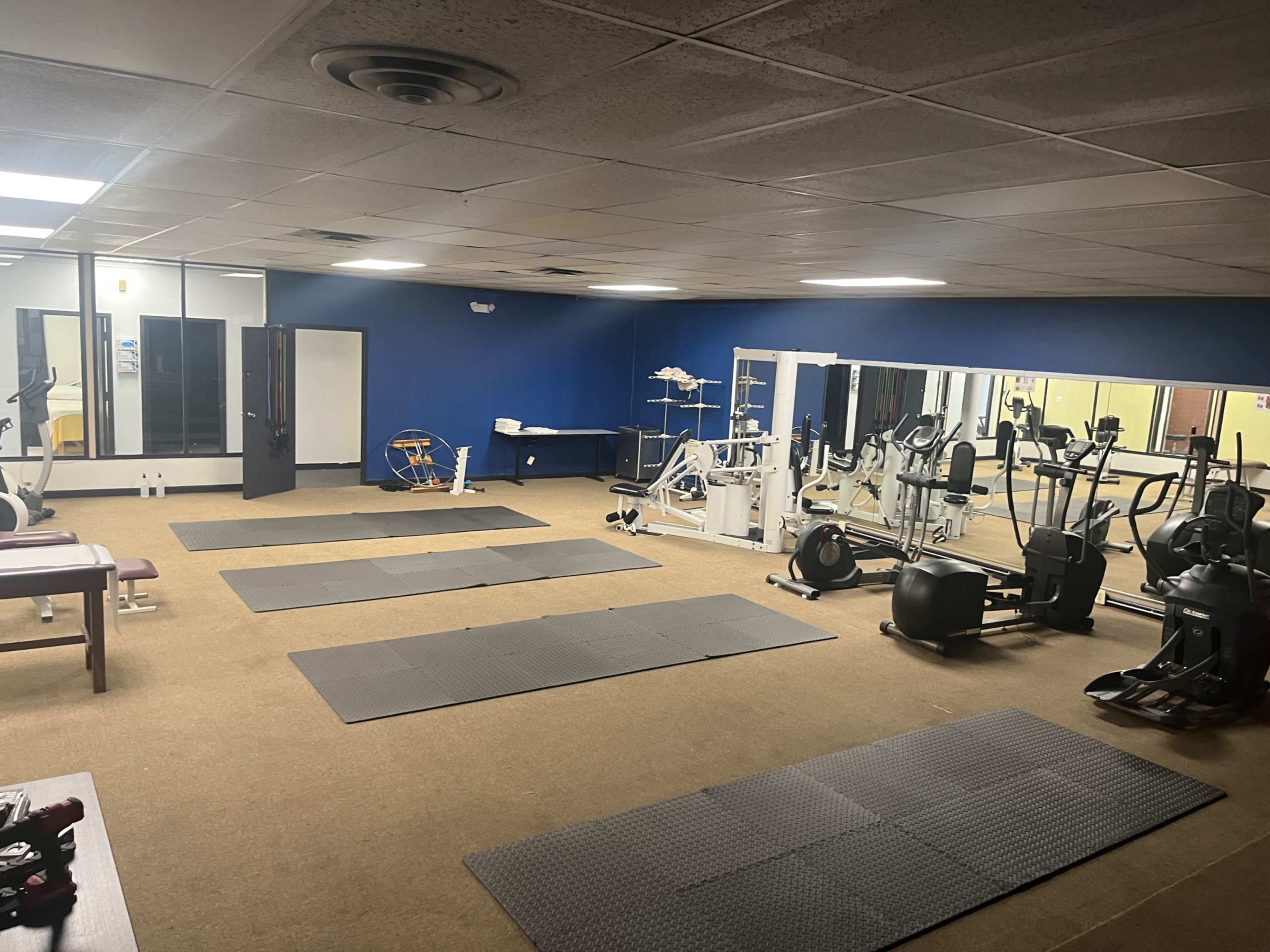 Medical office with gym included Image in Oak Park, Oak Park, MI