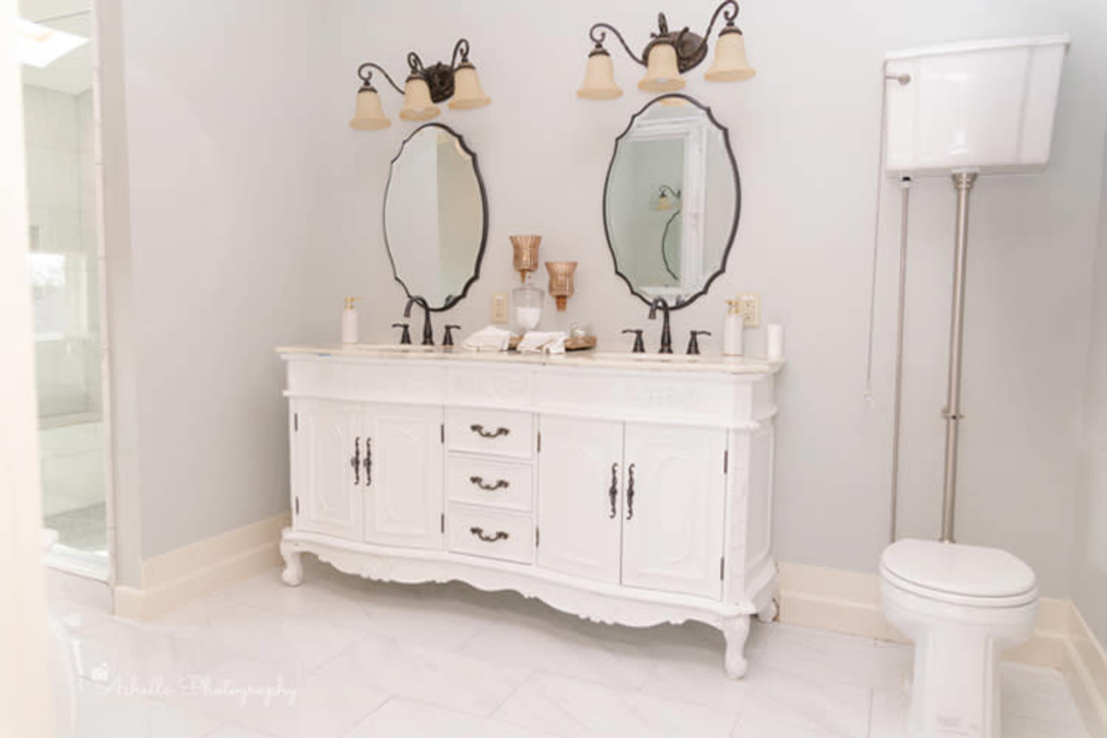 Victorian Bridgerton Bridal Suite Image in Sherman, Sherman, TX