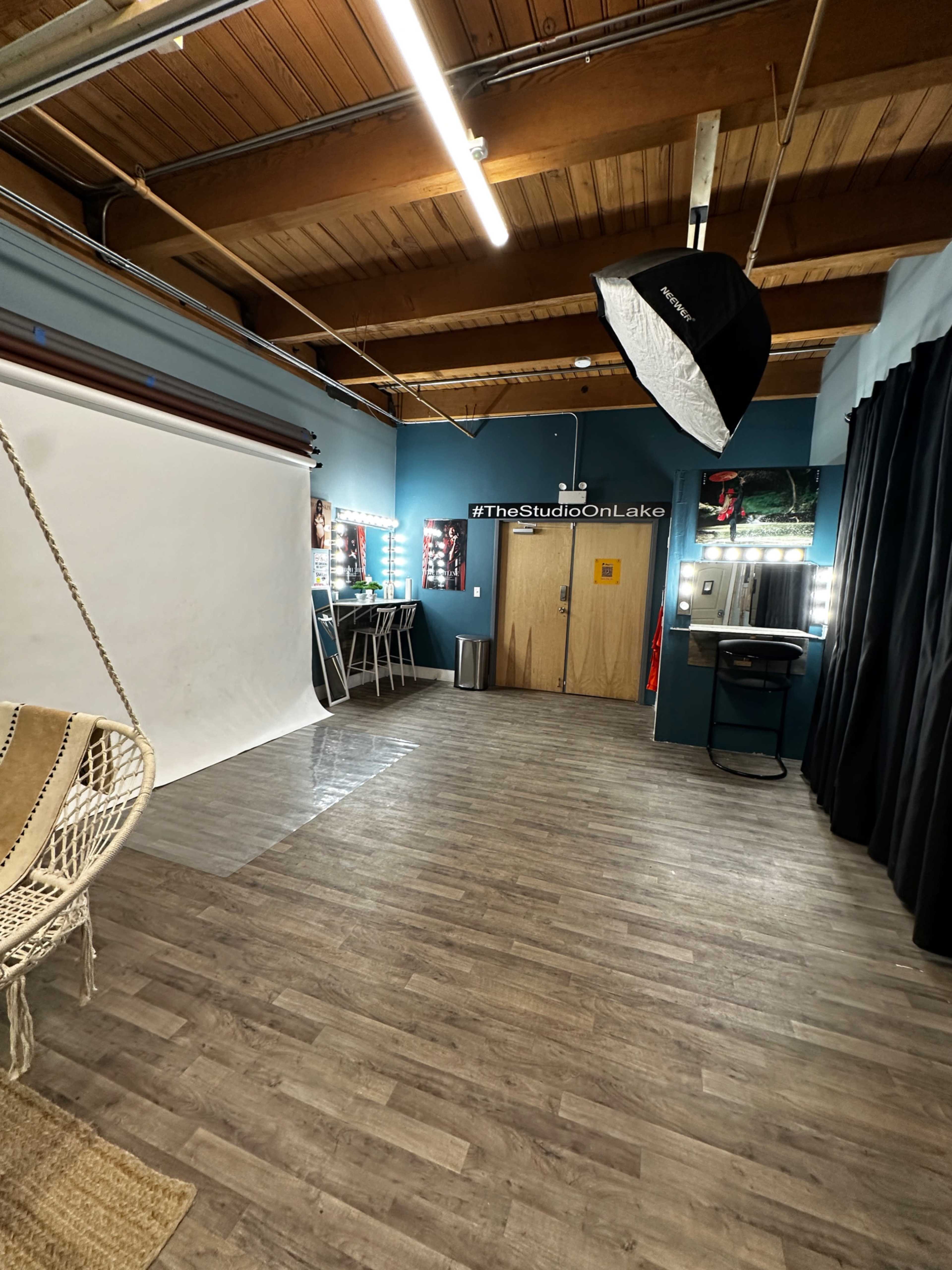 West Side of Chicago- Upscale photo studio Image in West Garfield Park, Chicago, IL