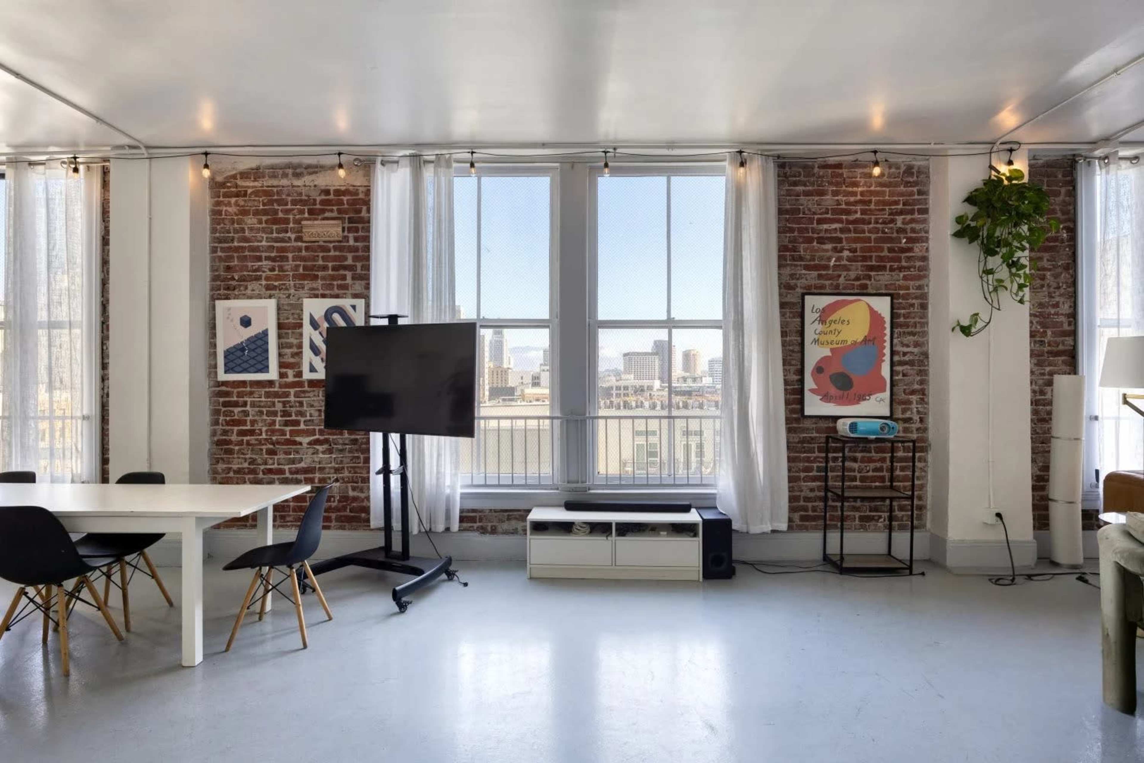 Spacious NYC Modern & Historic Downtown Creative Loft for Meeting Image in Downtown, Los Angeles, CA