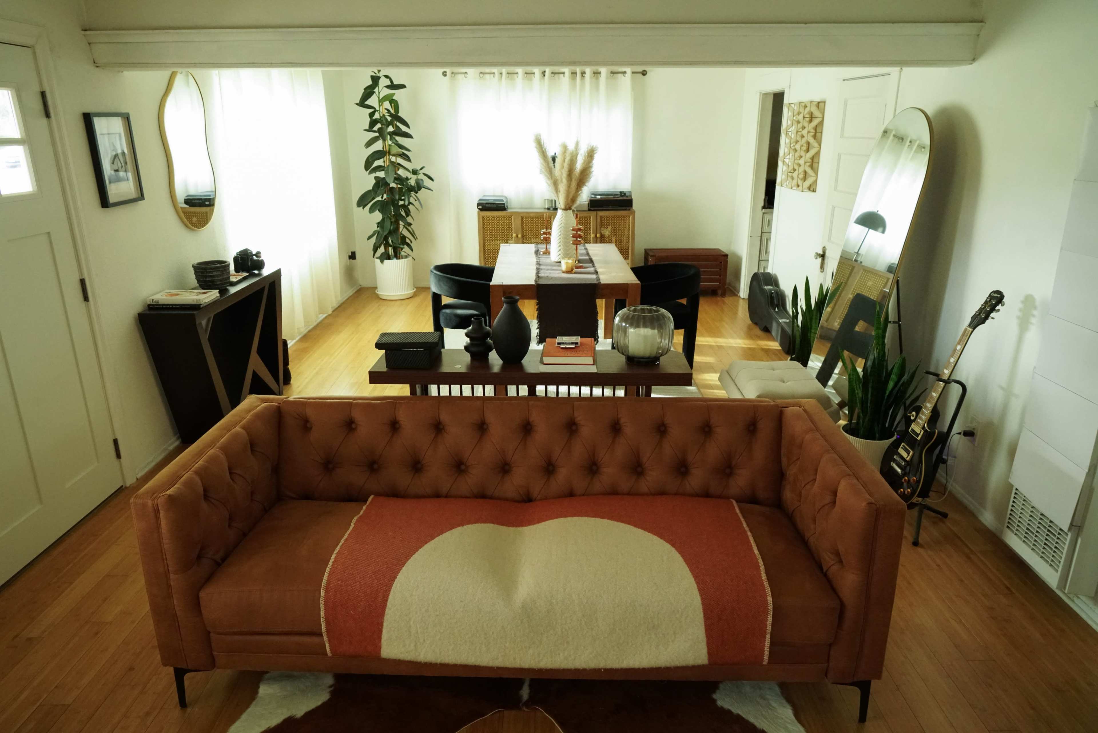 Photo/Video studio living room with Natural lighting Image in Alhambra, Alhambra, CA