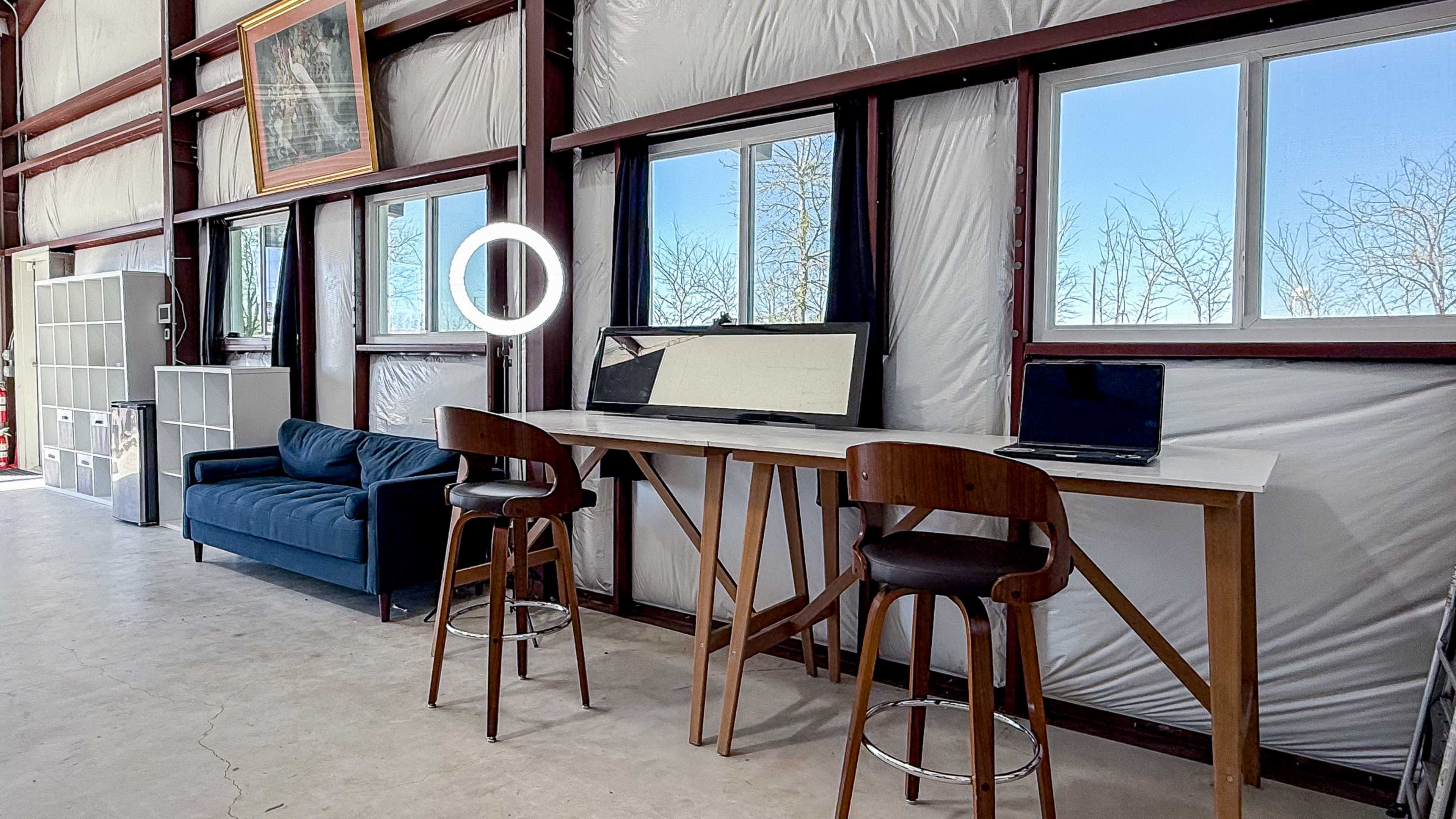 1,000 sq. ft. Photo Studio, Bright & Adaptable Image in Buda, Buda, TX