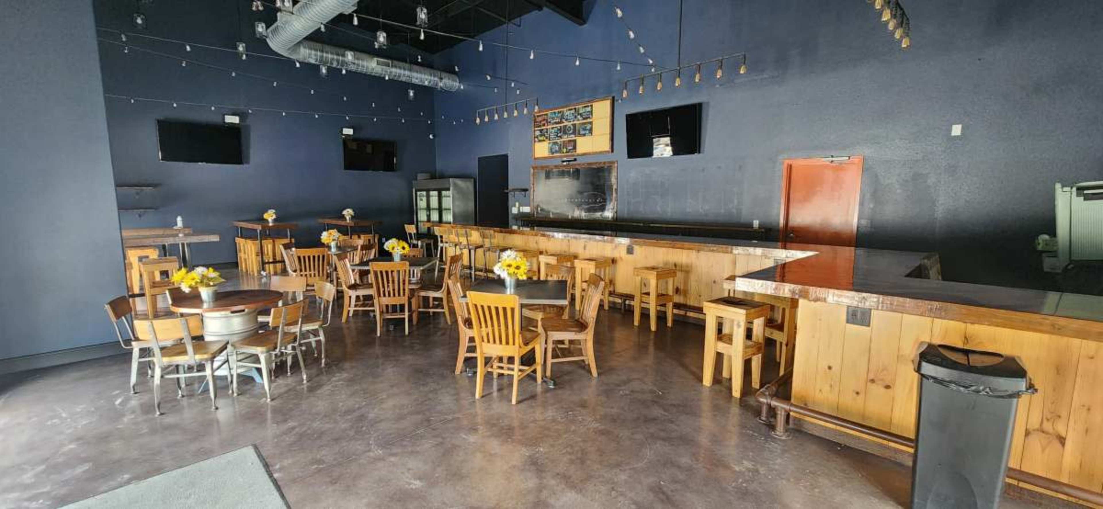 Convenient space with outdoor area available during weekends and weekdays Image in Houston, Houston, TX