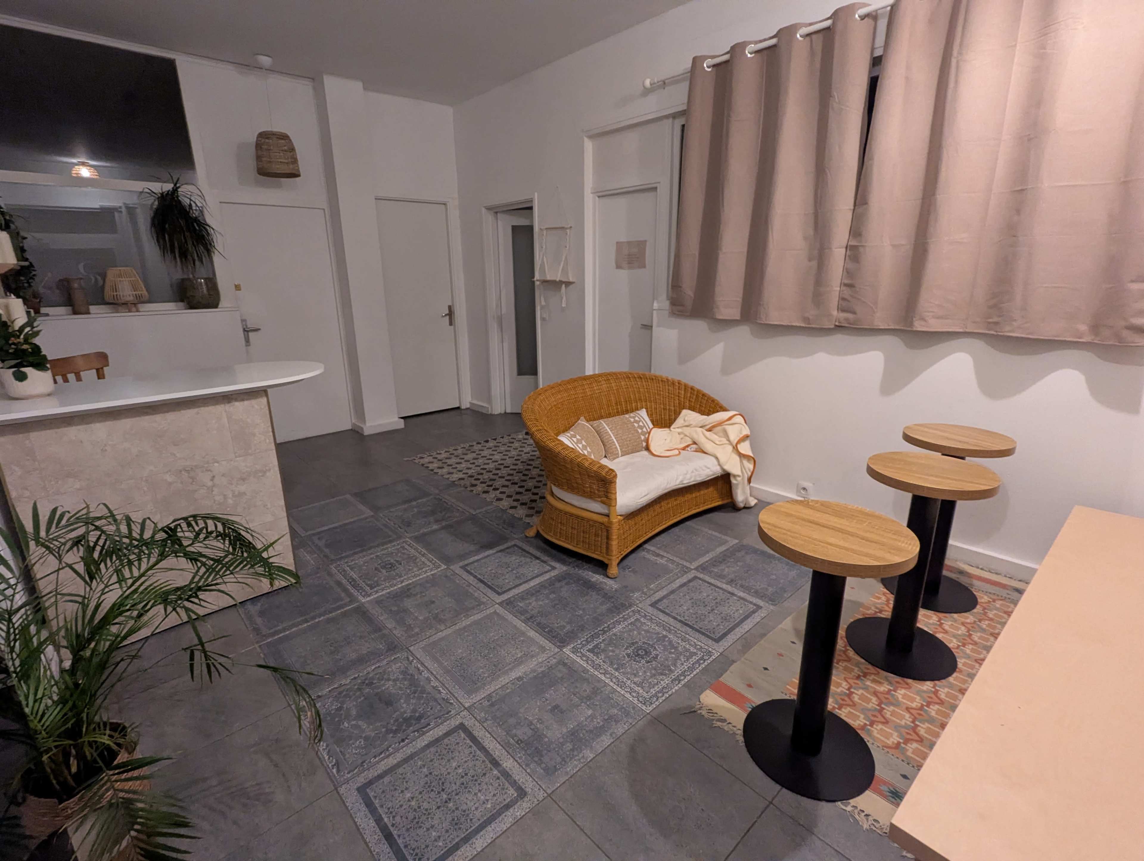 pop up sur rue en plein centre de Vincennes Image in , vincennes