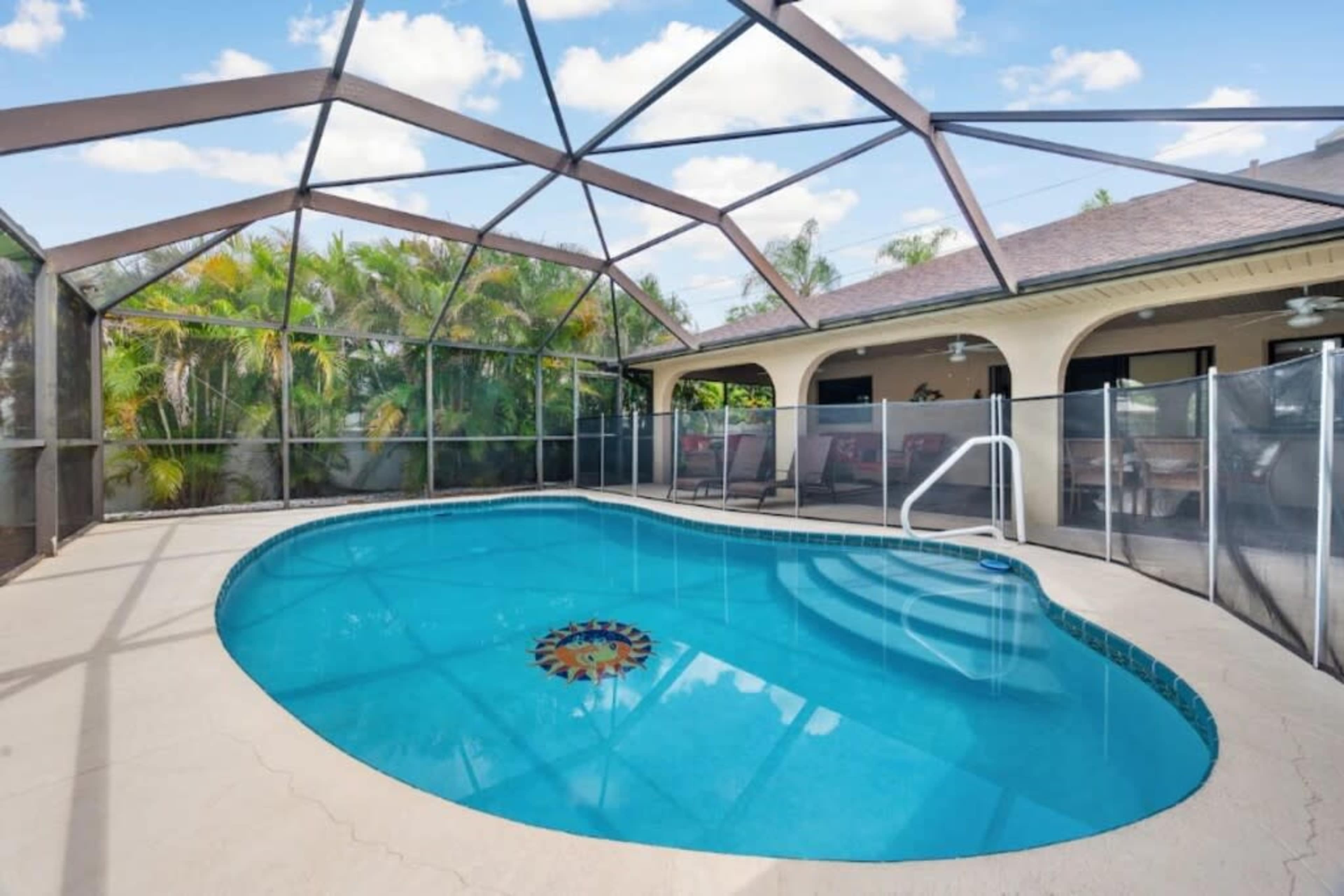 CANAL HOME! WARM PRIVATE POOL! FAMILY MEMORIES! WIFI! GRILL! BABY SUPPLIES! Image in Port Charlotte, Port Charlotte, FL