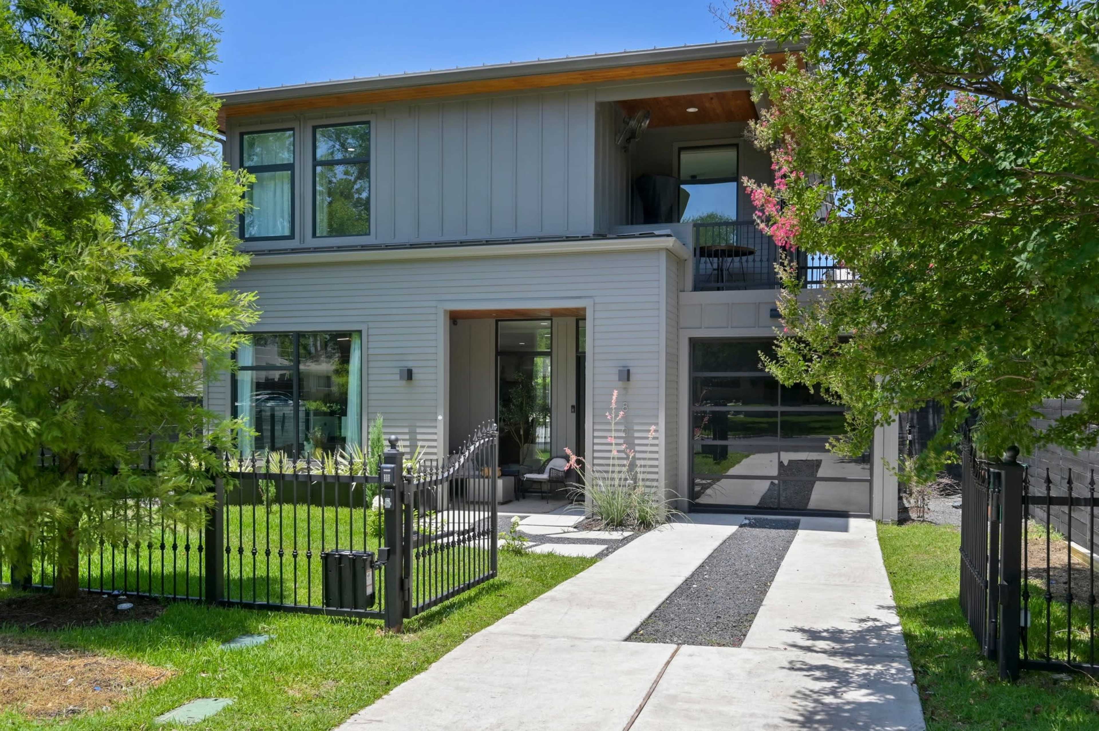 California Eclectic Designer Home with Mediterranean Pool Oasis Image in Crestview, Austin, TX