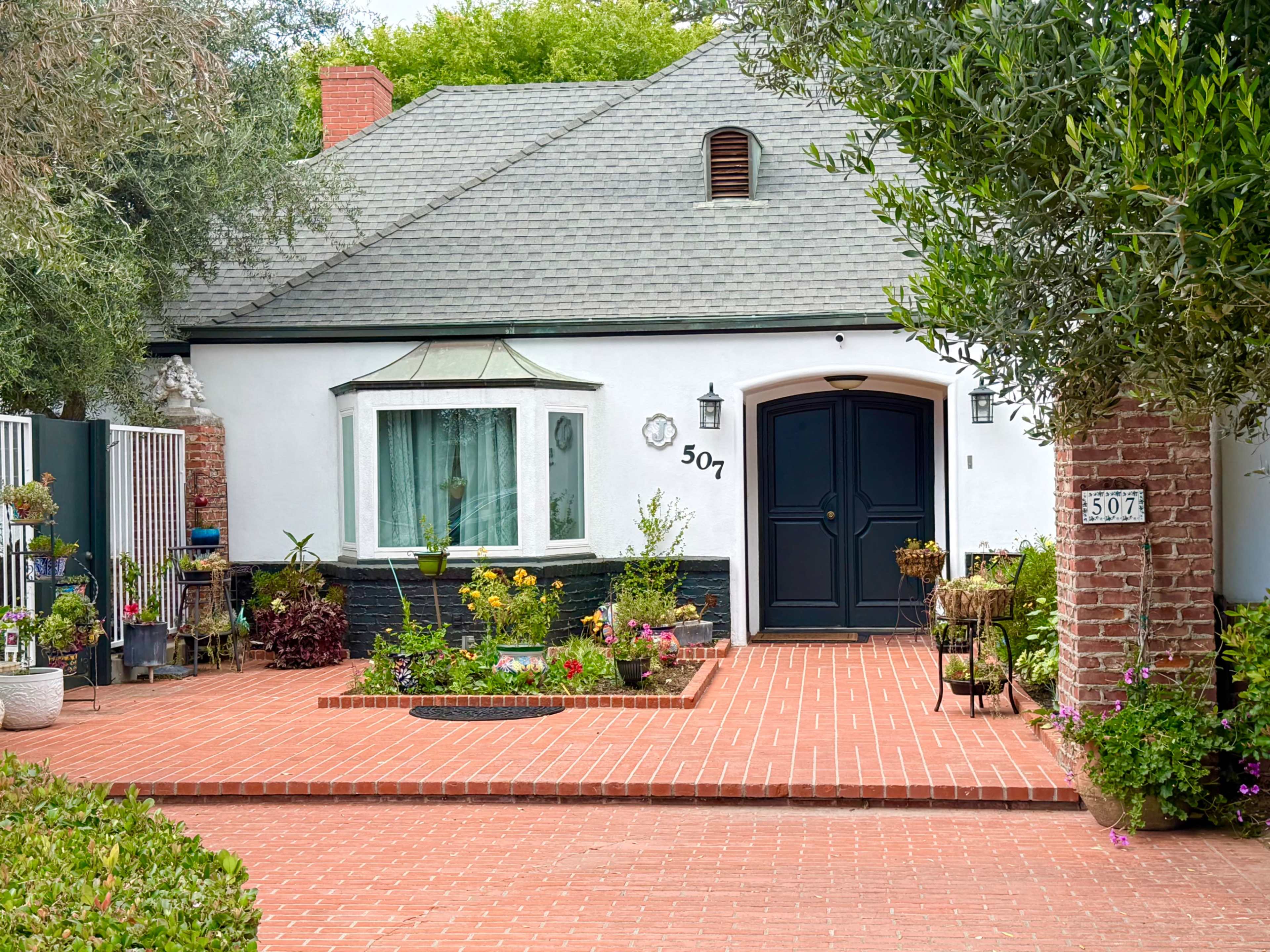 1948 French provincial Home Image in Carriage Square, Oxnard, CA