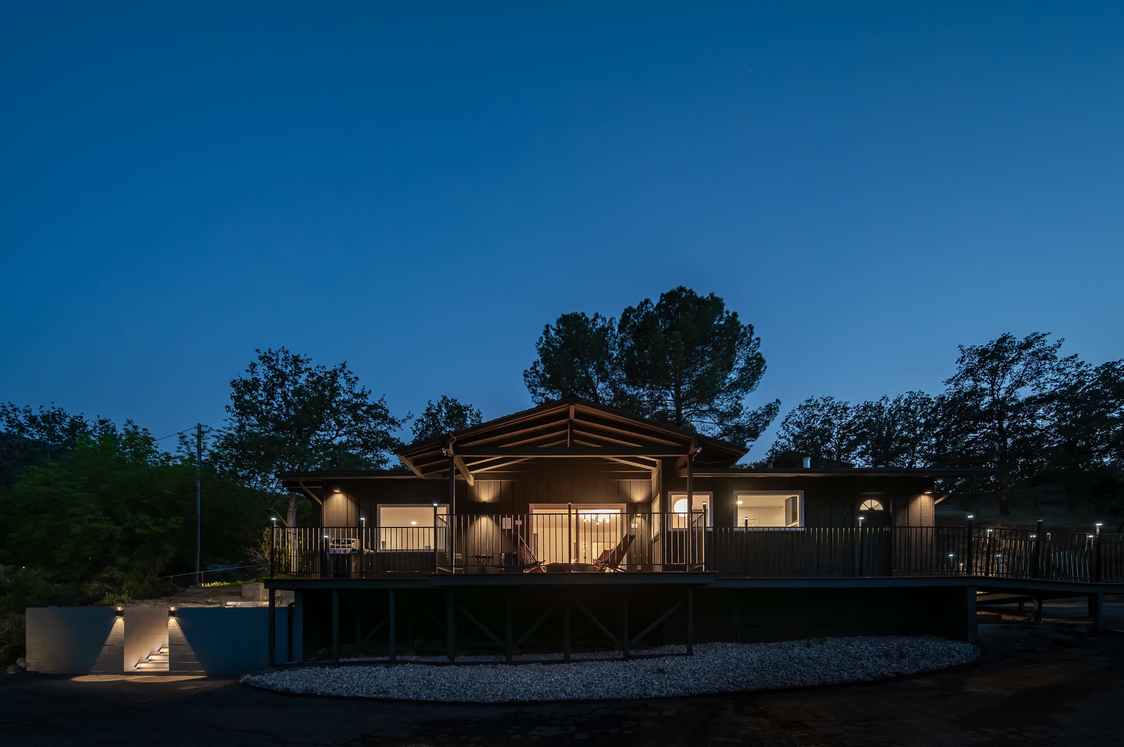 Sierra Skyline: A Stunning Event & Retreat Space with Unmatched Views Image in Three Rivers, Three Rivers, CA