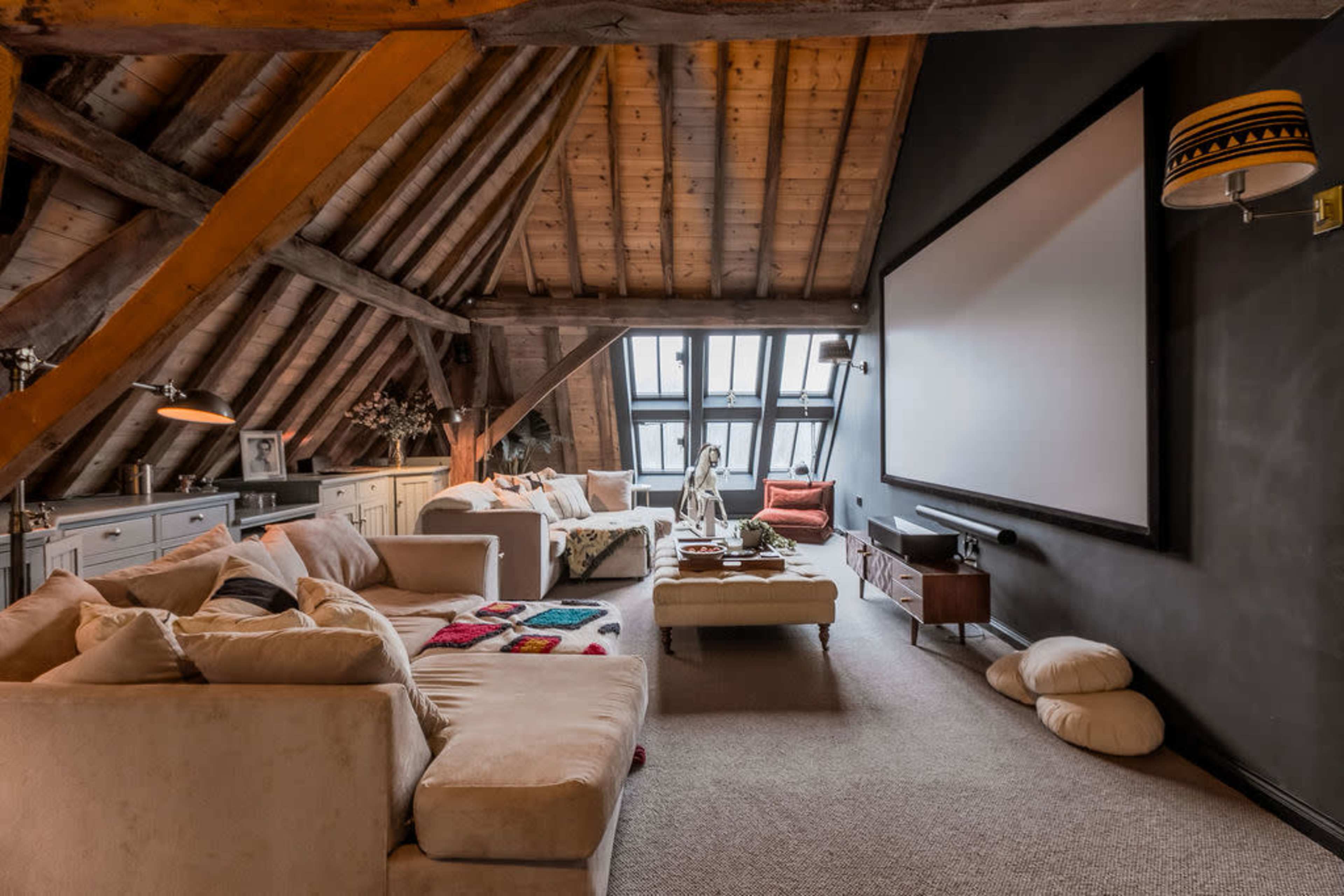 Beautiful Converted Barn Image in Harting, Petersfield, ENG