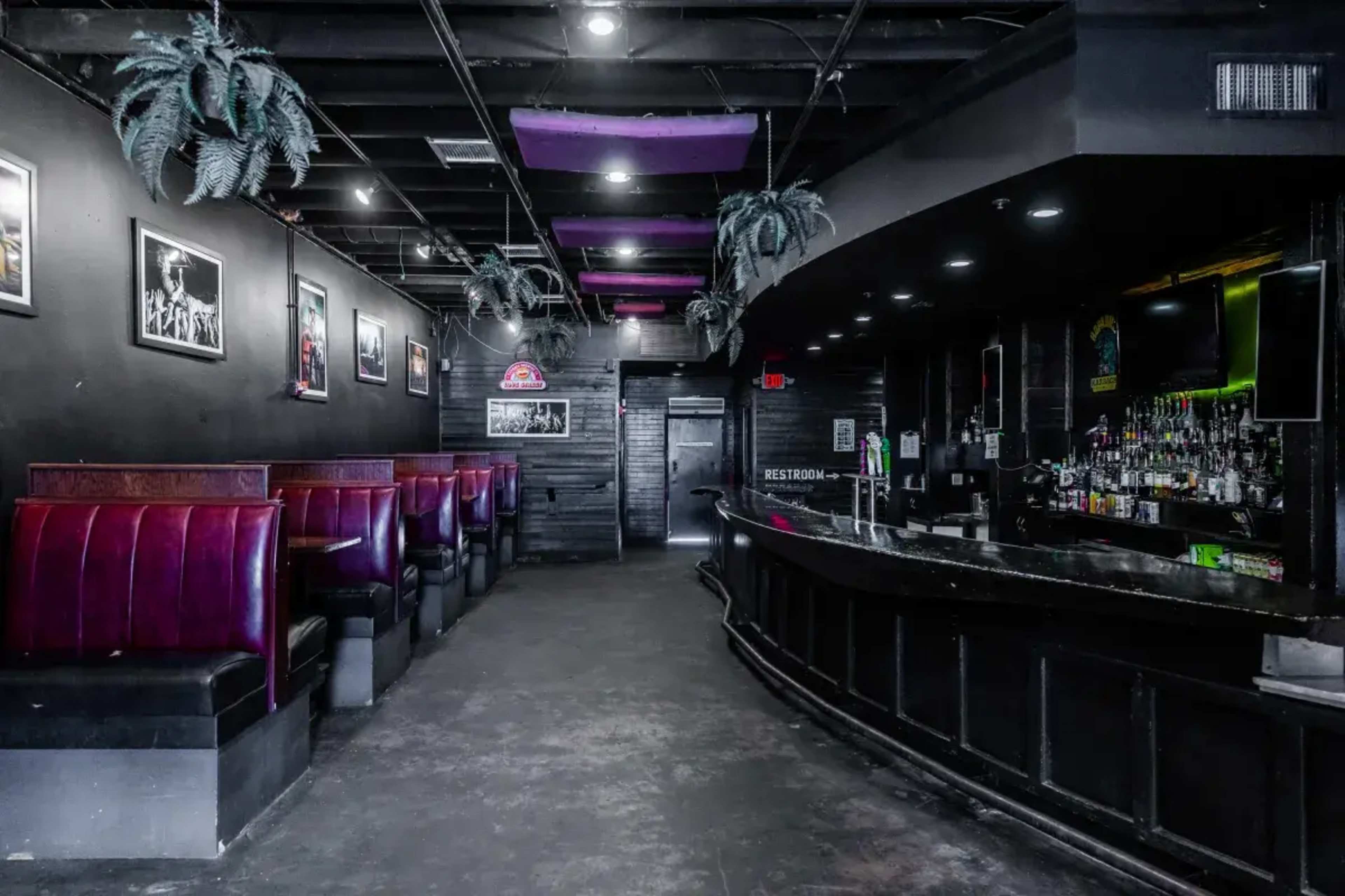 Indoor Venue with Stage and Bar Image in Downtown Austin, Austin, TX