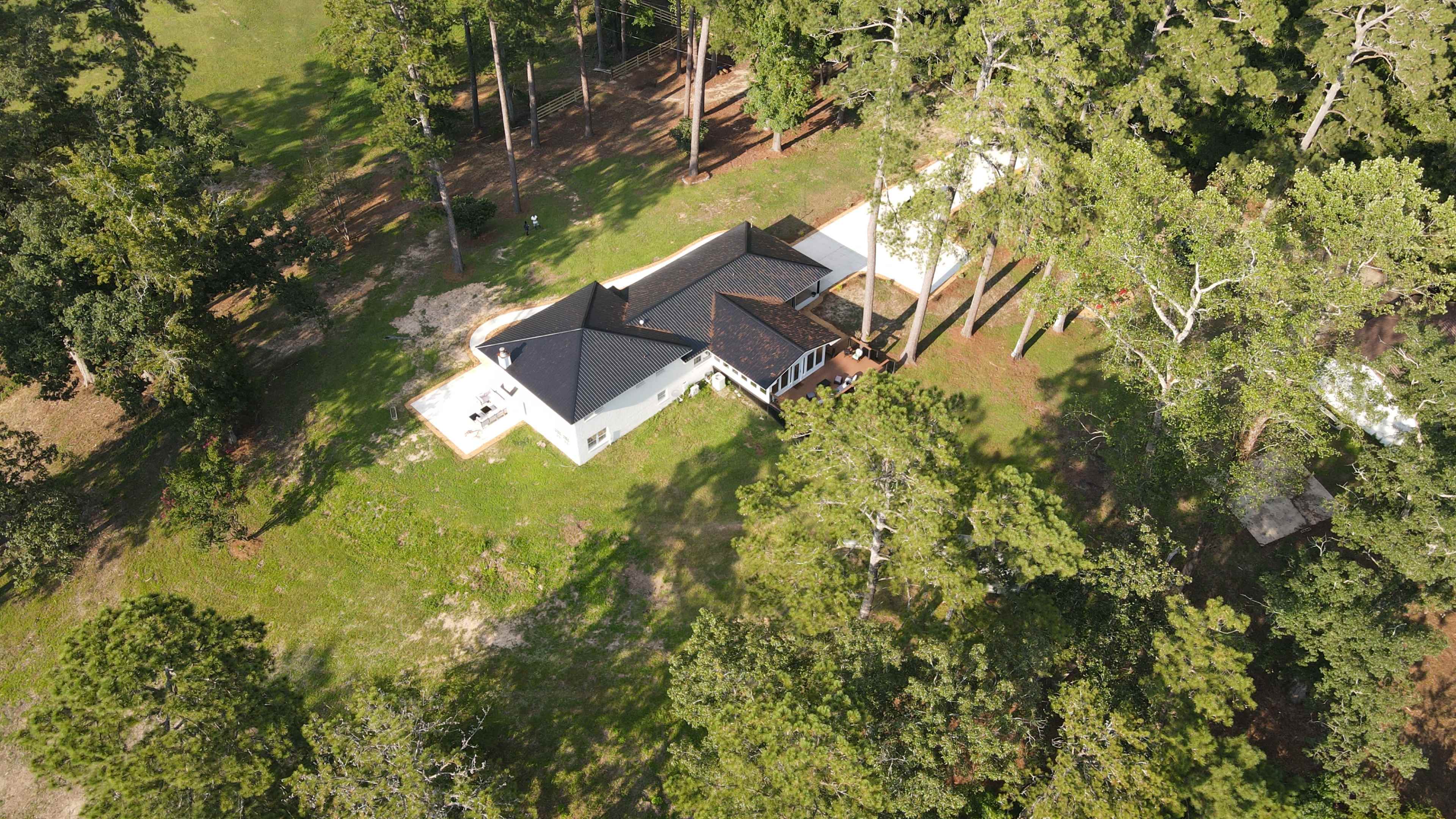 Country, Serene, Private, Renovated Farm House and horse stable on 20 acres with pond view and rolling hills Image in , Macon, GA