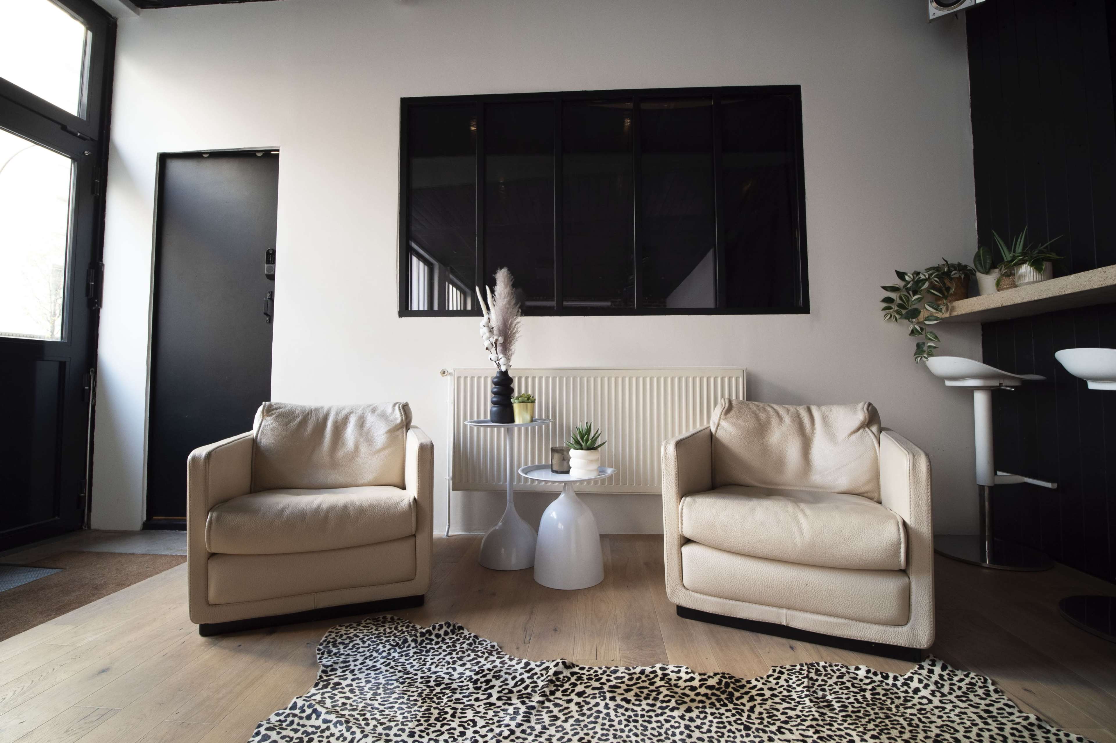 Studio photo style loft en lumière naturelle Image in Ménilmontant, Paris