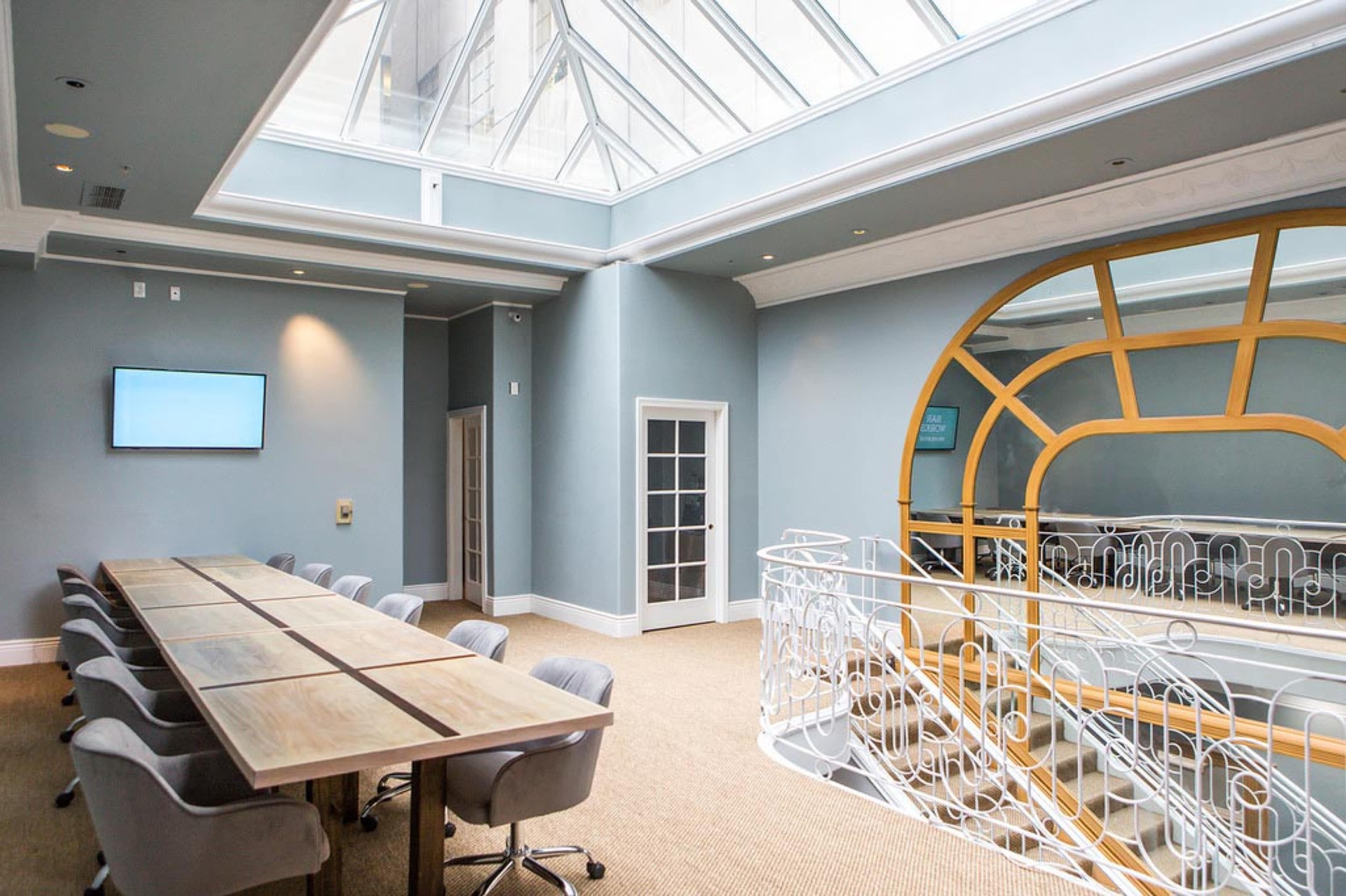Luxurious Space with Skylight in FIDI Historical Building Image in Financial District, San Francisco, CA