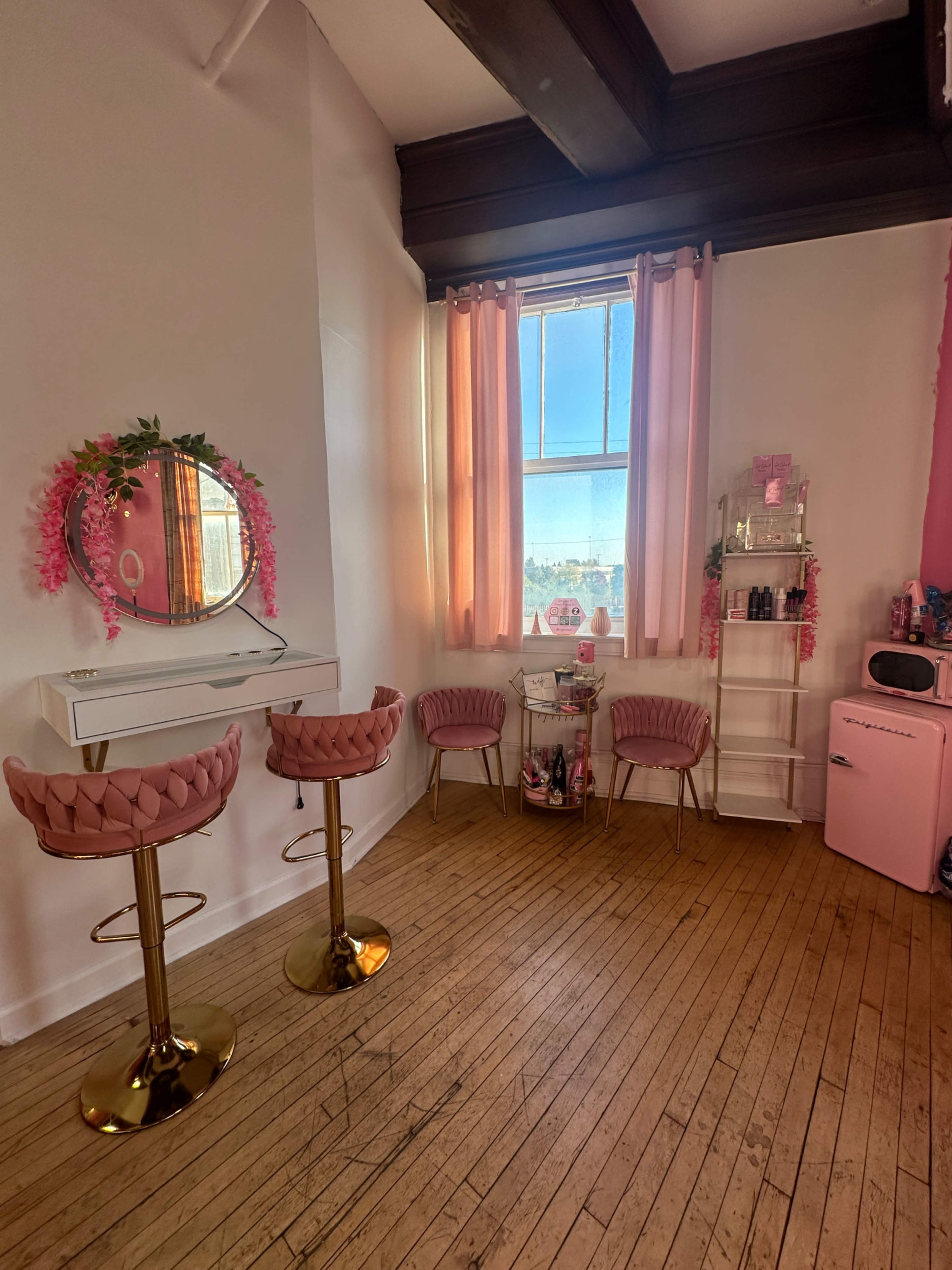 South loop Glamour loft/boutique and salon space Image in Lower West Side, Chicago, IL