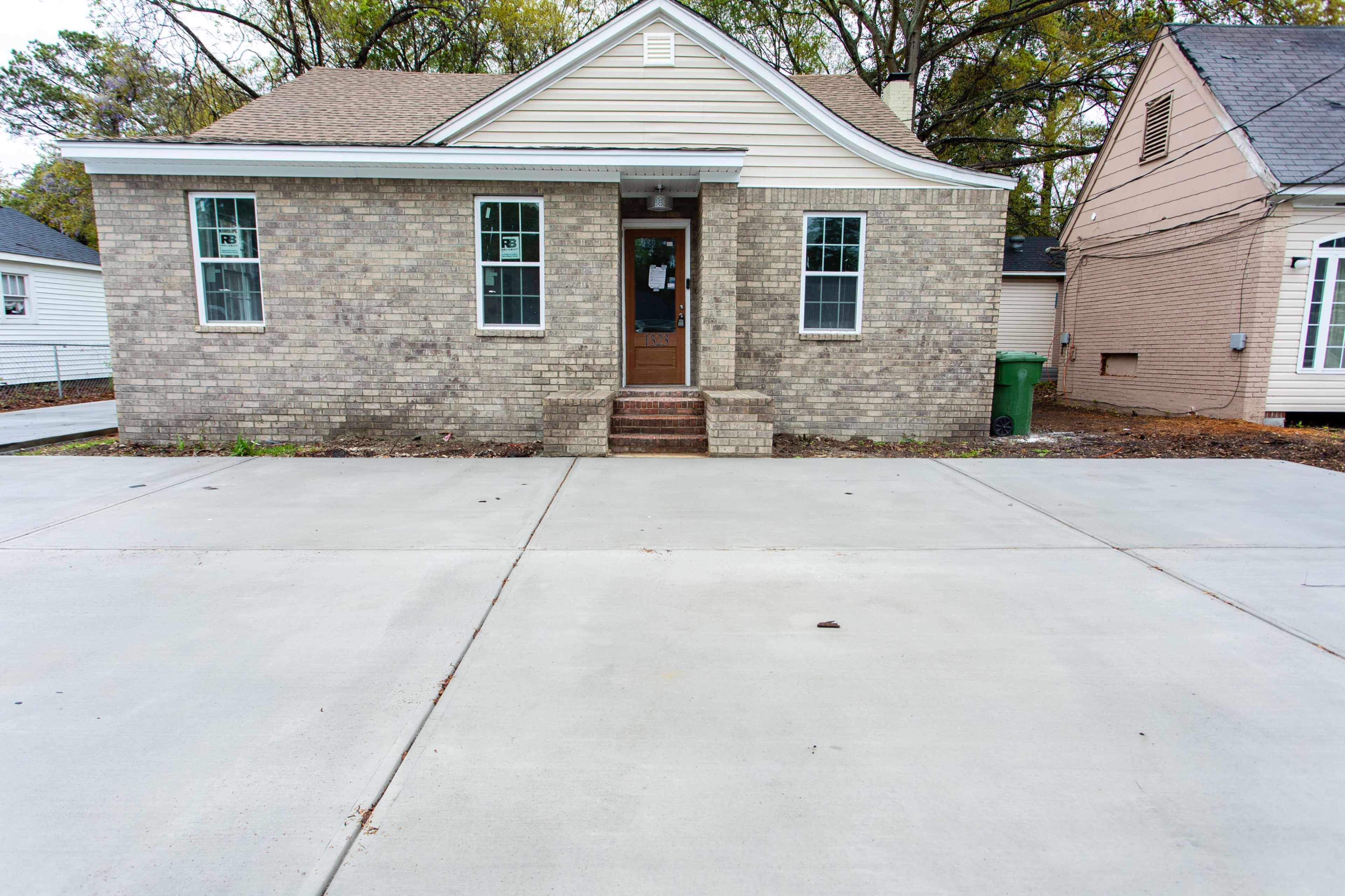 Content space minutes from Downtown Florence Image in Florence, Florence, SC