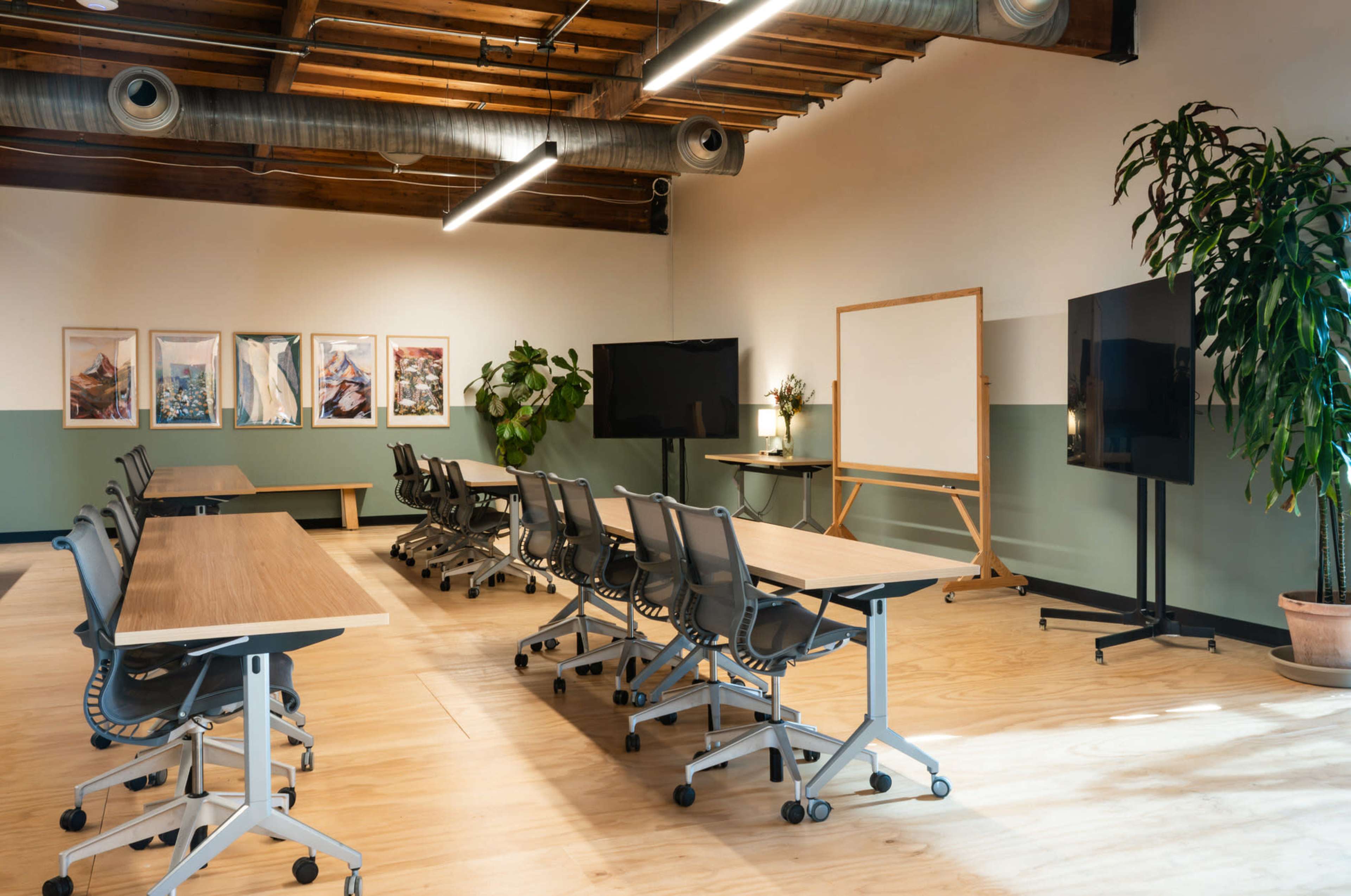 Dynamic Meeting Room & Coworking Suite Image in North Queen Anne, Seattle, WA