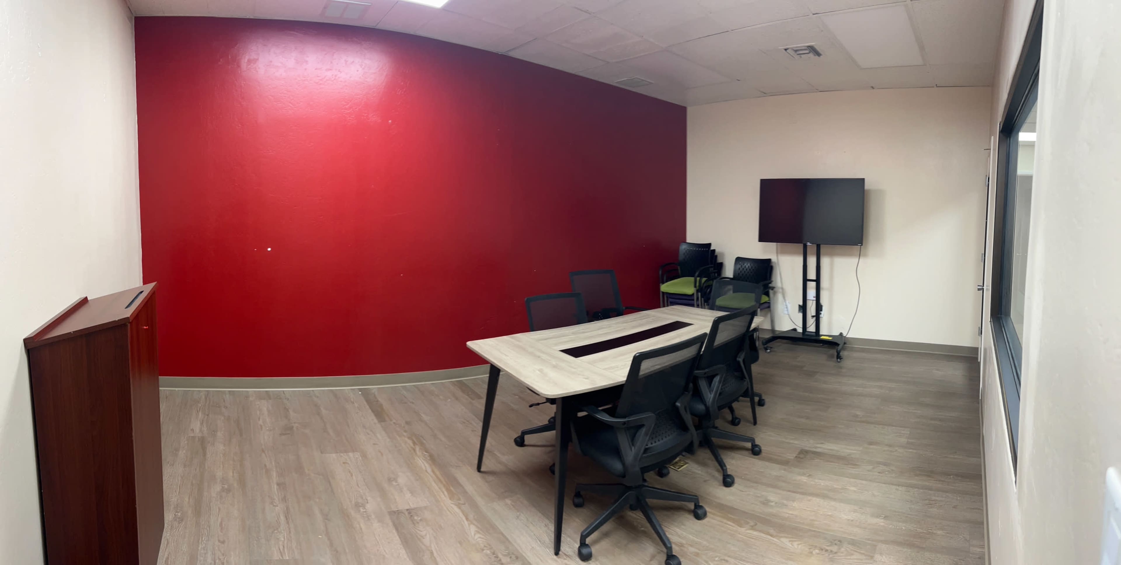 Downtown Private Office with 24/7 secured access Image in Downtown, Bakersfield, CA