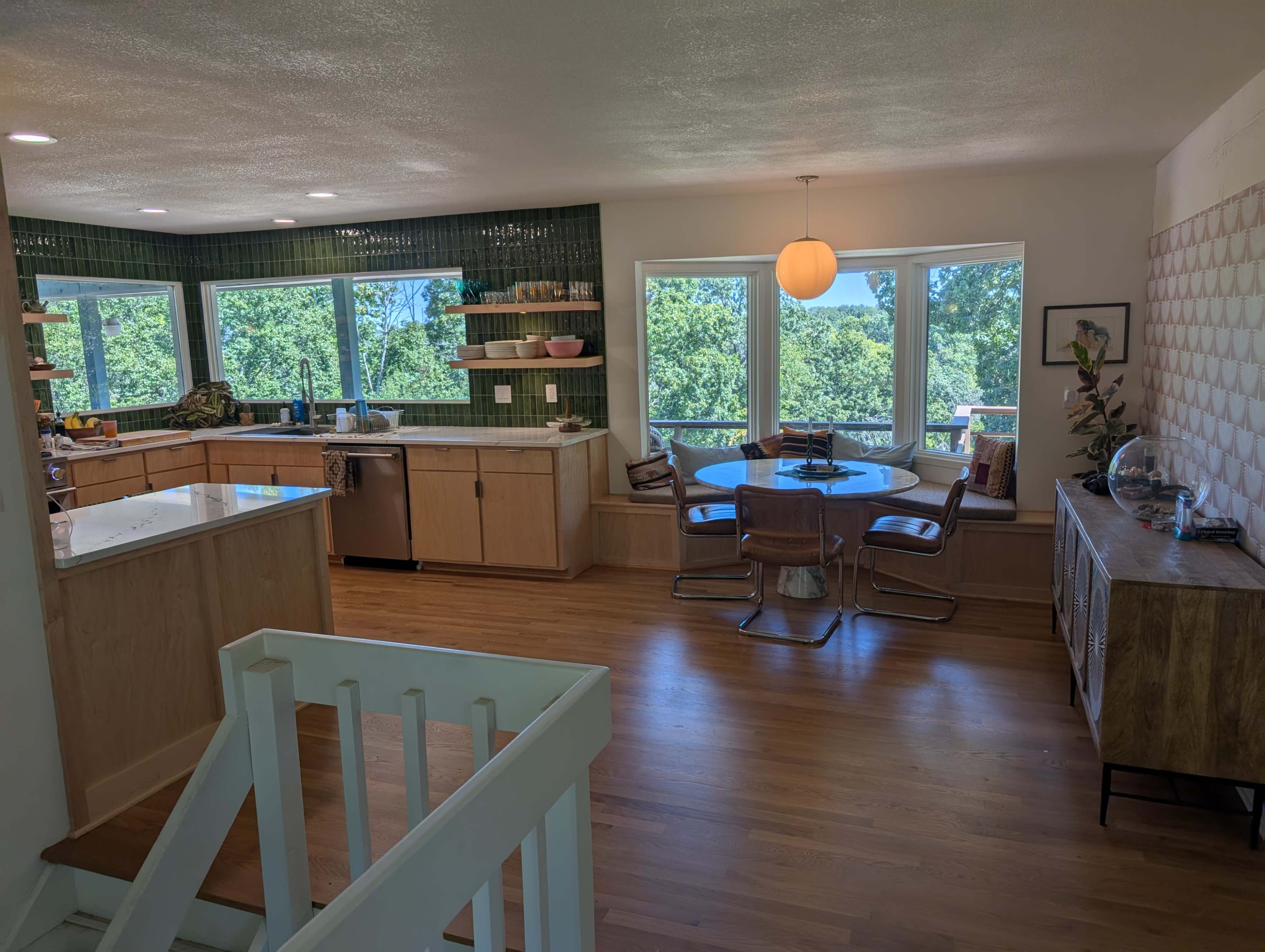 Mid-century Modern Ranch Style Home with Views Image in Mission Lake, Kansas City, MO