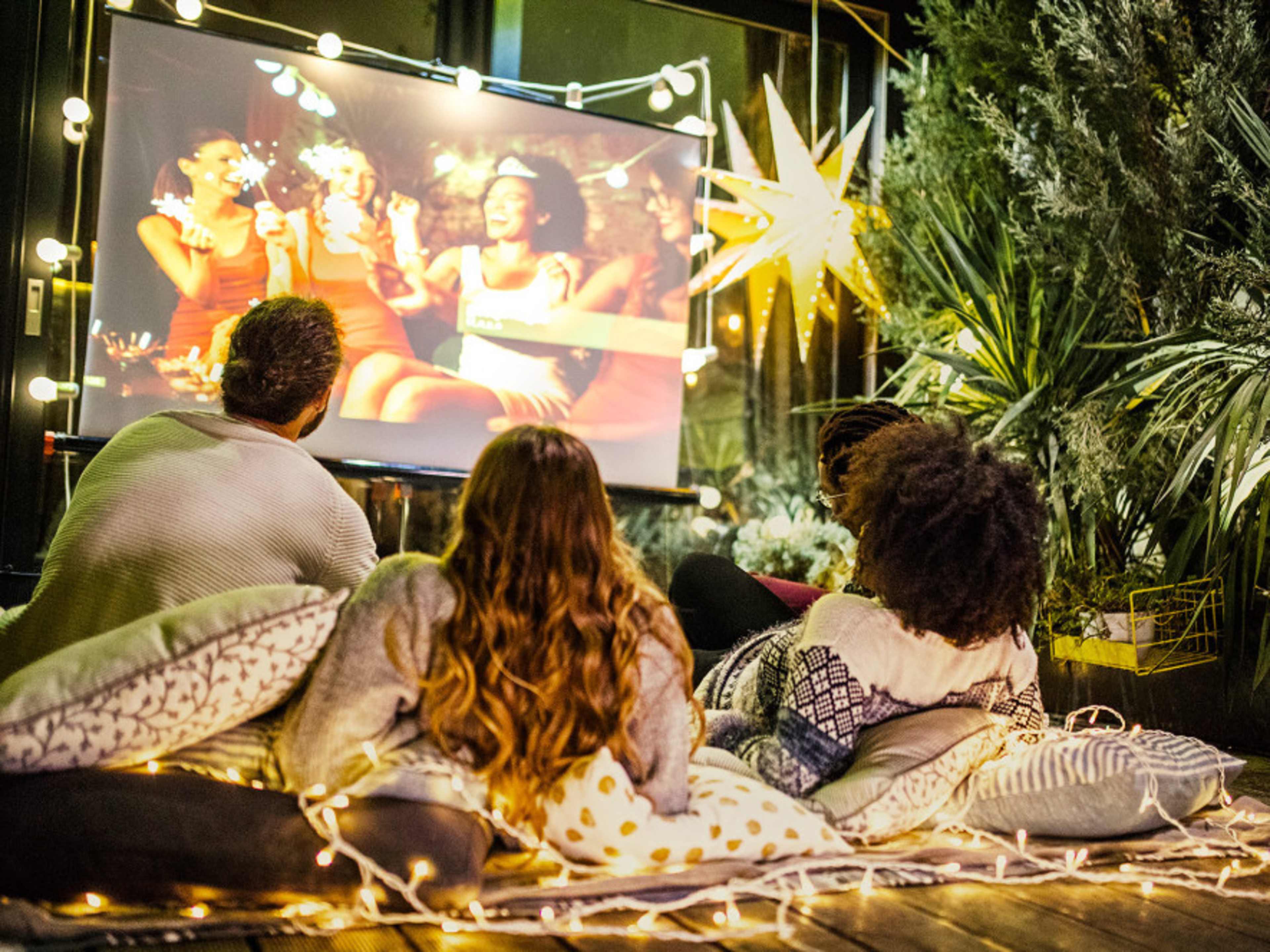 Projector + Screen Package