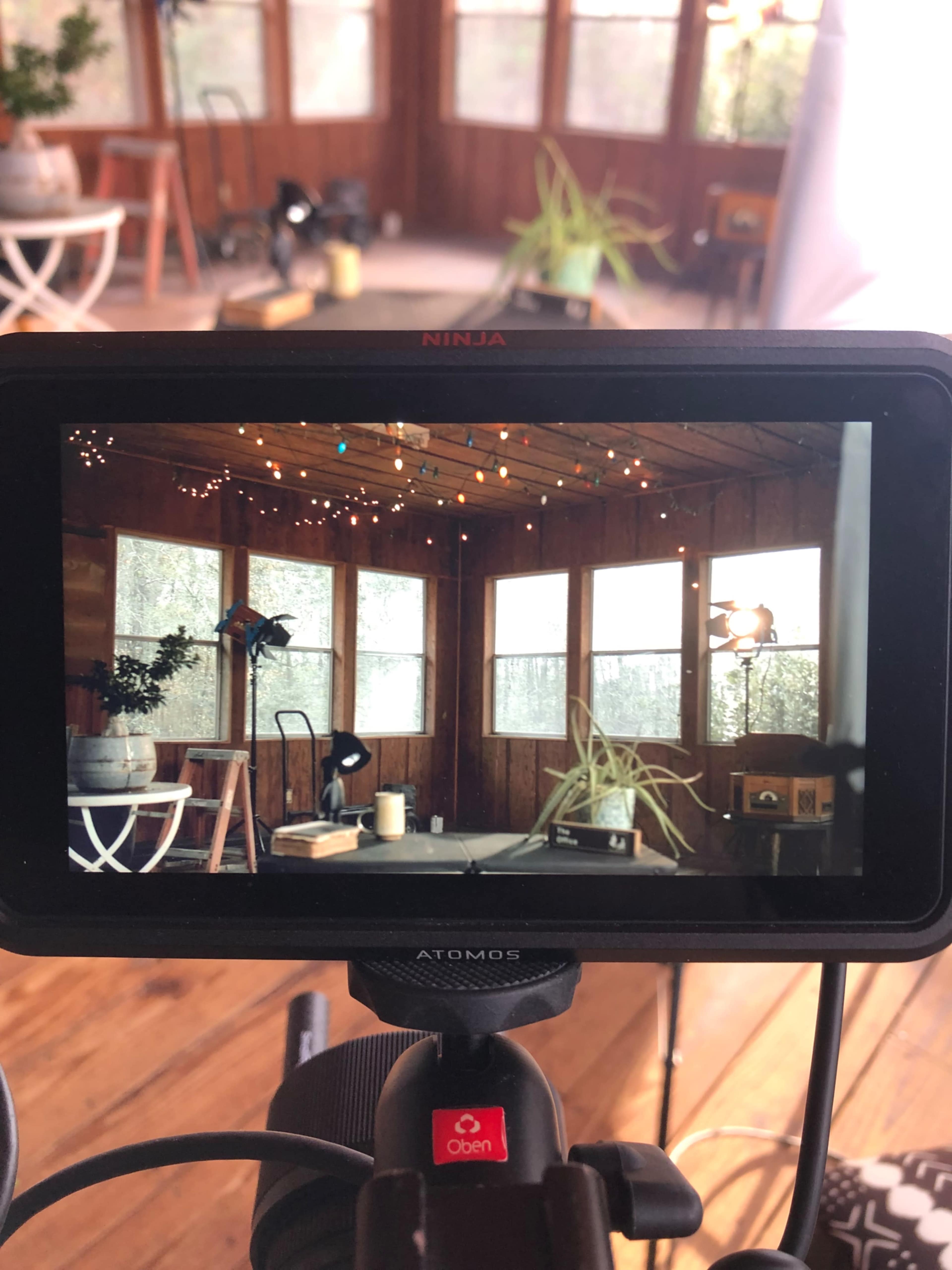 Cozy cabin type room with lots of natural light. Image in , Macon, GA
