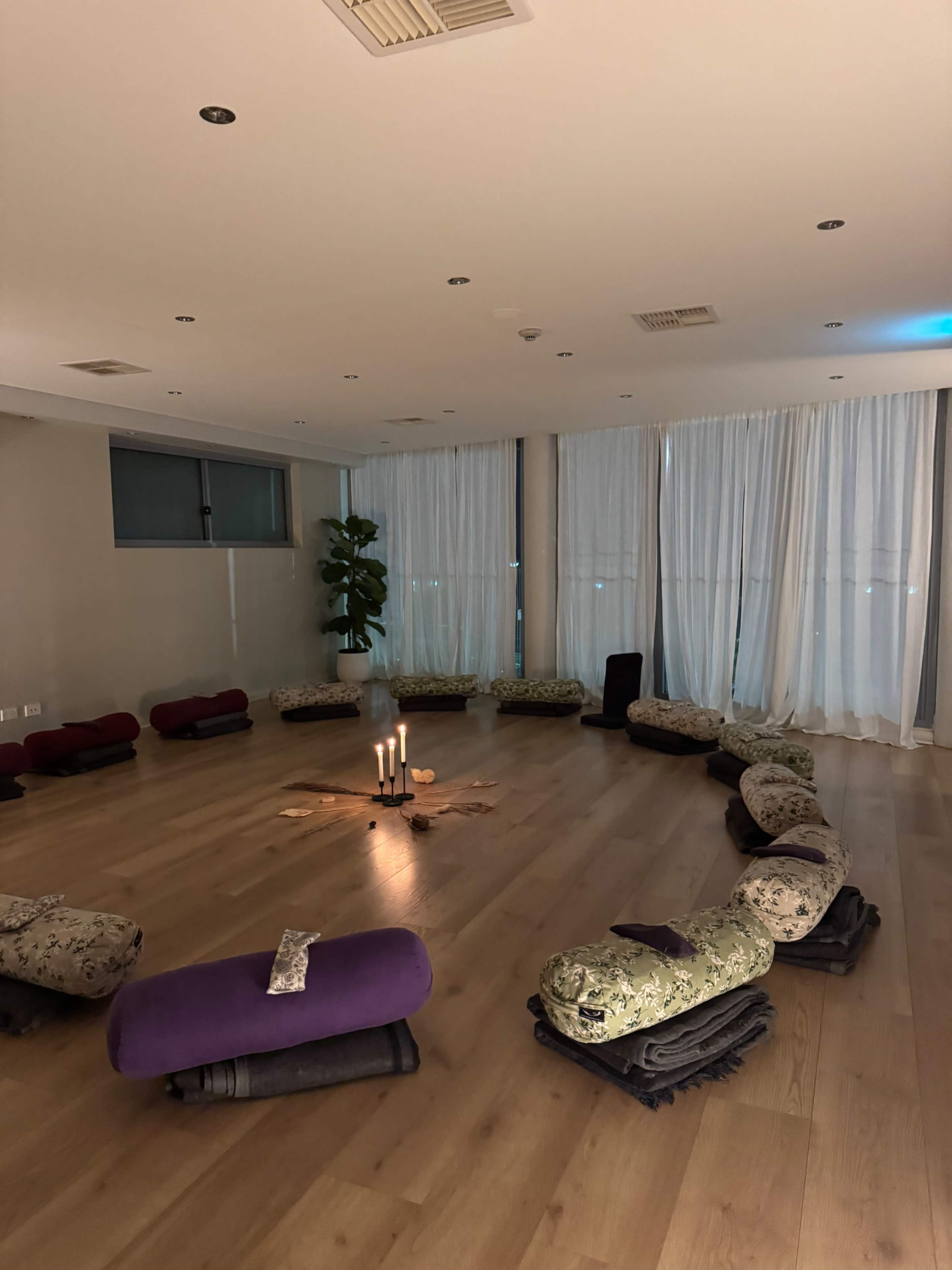 Spacious Yoga studio with floor to ceiling ocean views. Image in Maroubra, maroubra, NSW