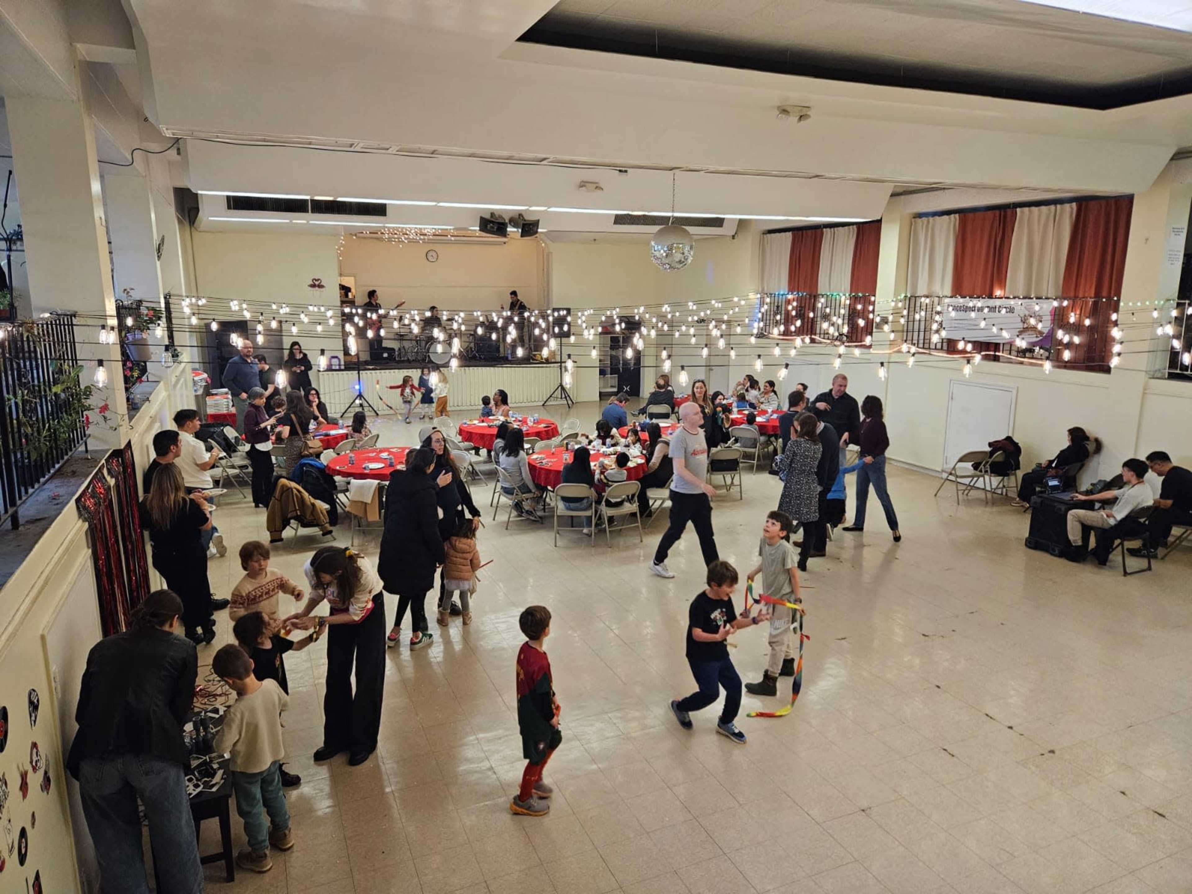 Roomy Dupont Circle Area Large Party Hall - Tables and Chairs Availabe Image in Northwest Washington, Washington DC, DC